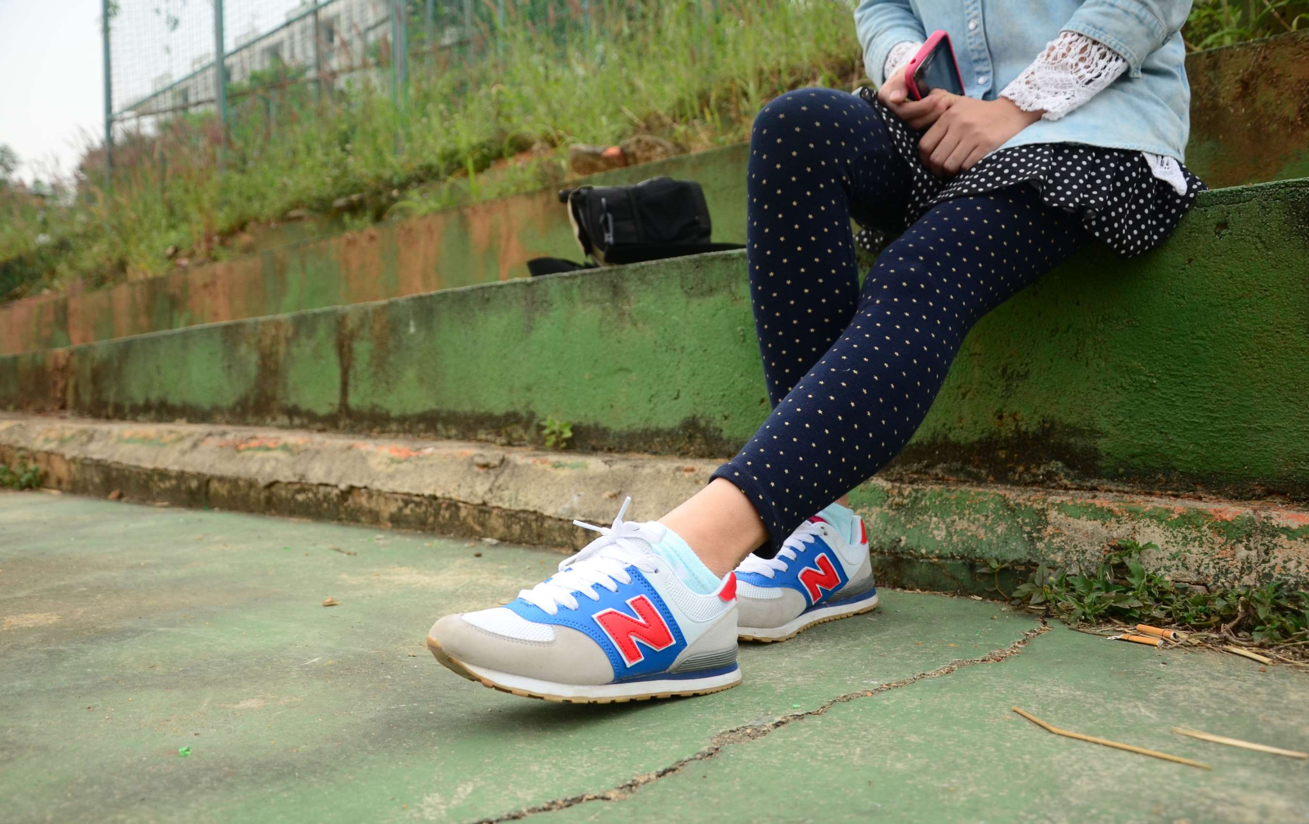 《操场N字鞋の棉袜脚》作品图