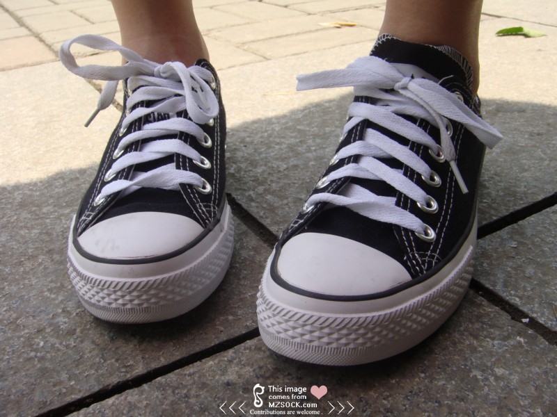 《黑色帆布鞋船袜萝莉》作品图