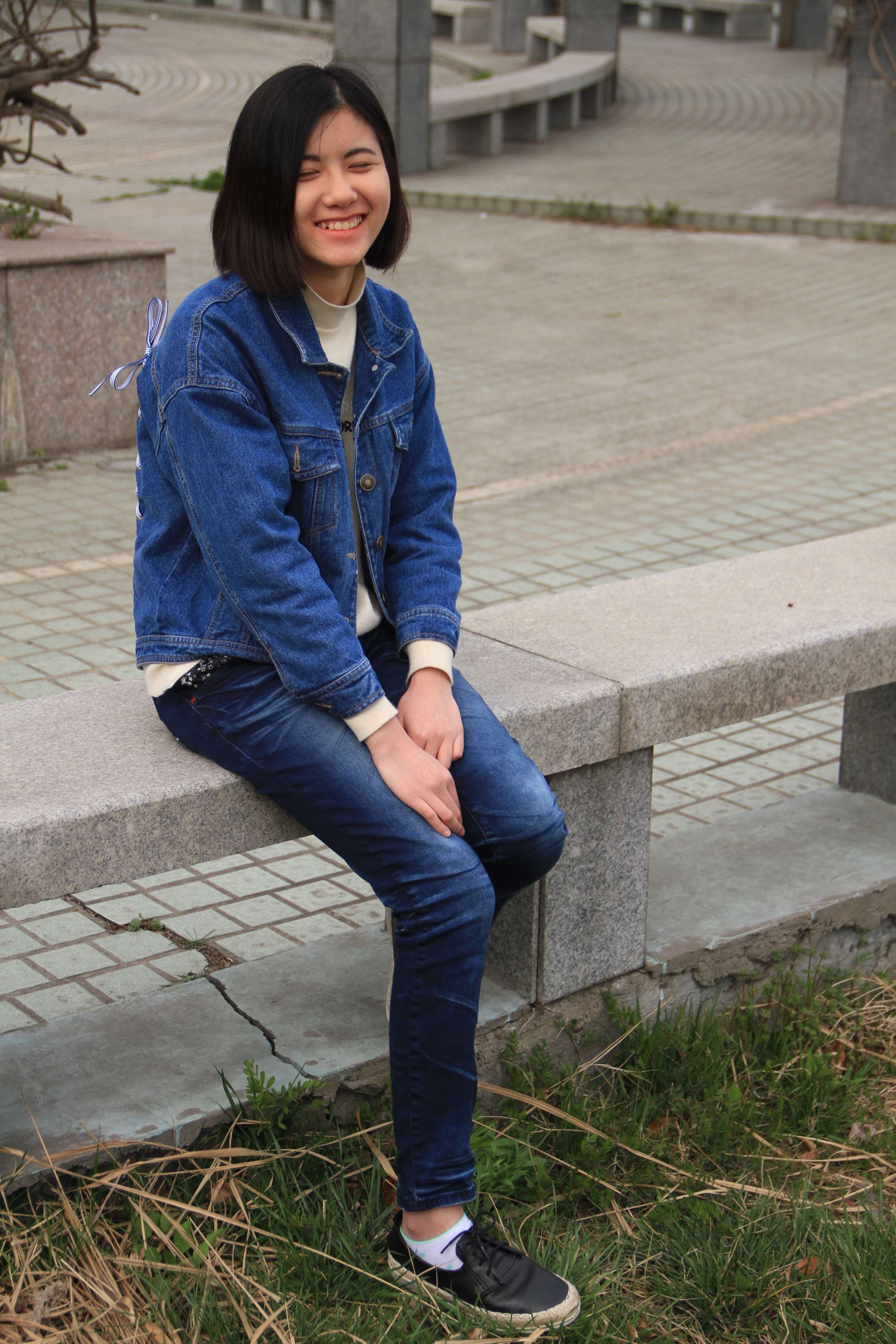 《新疆大二妹子》作品图