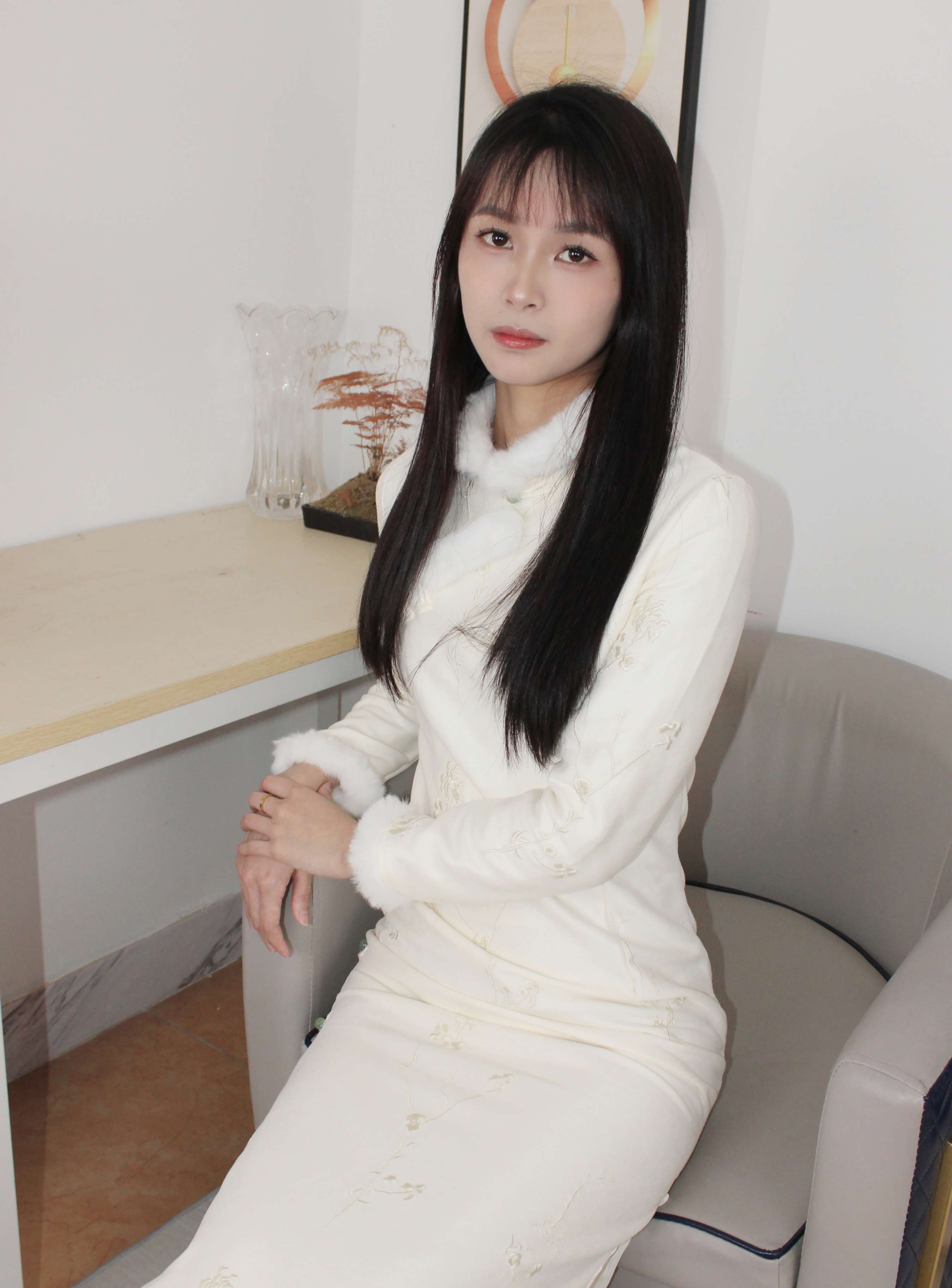 《敏儿-高跟の嫩足》作品图