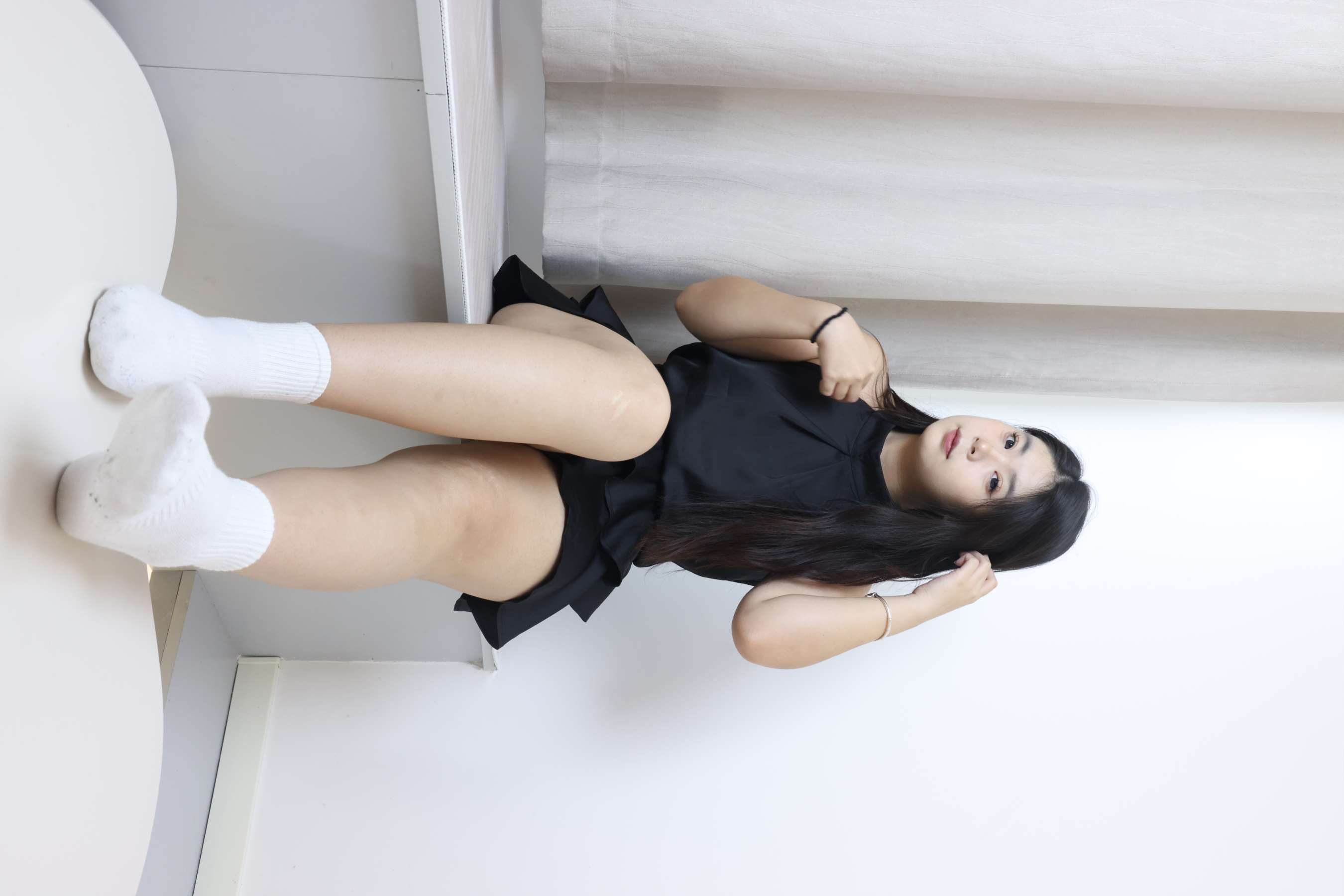 《苏欣 黑裙の棉袜、嫩足》作品图