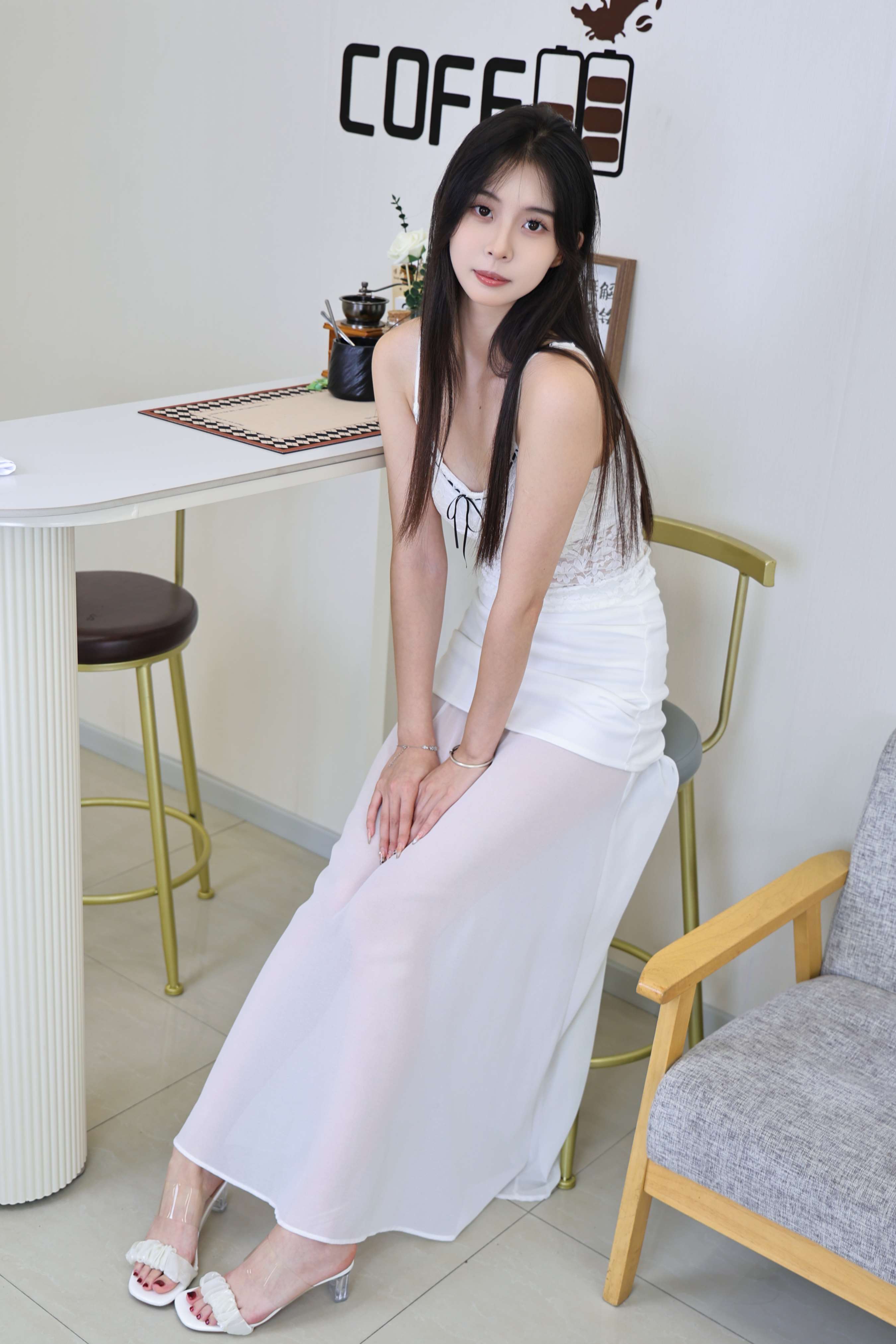 《小然 凉高跟白袜、嫩足》作品图