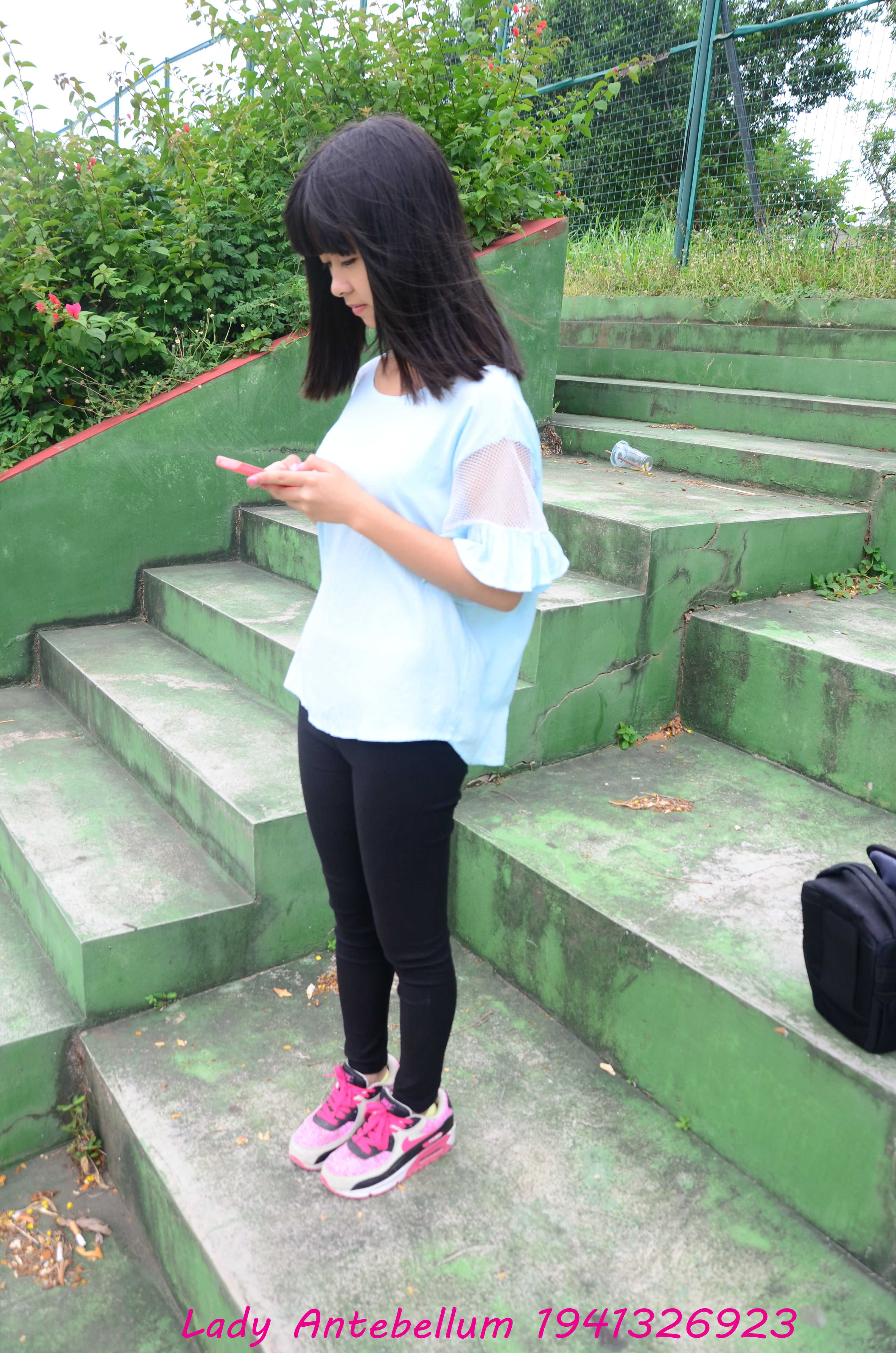 《学妹棉袜脚》作品图