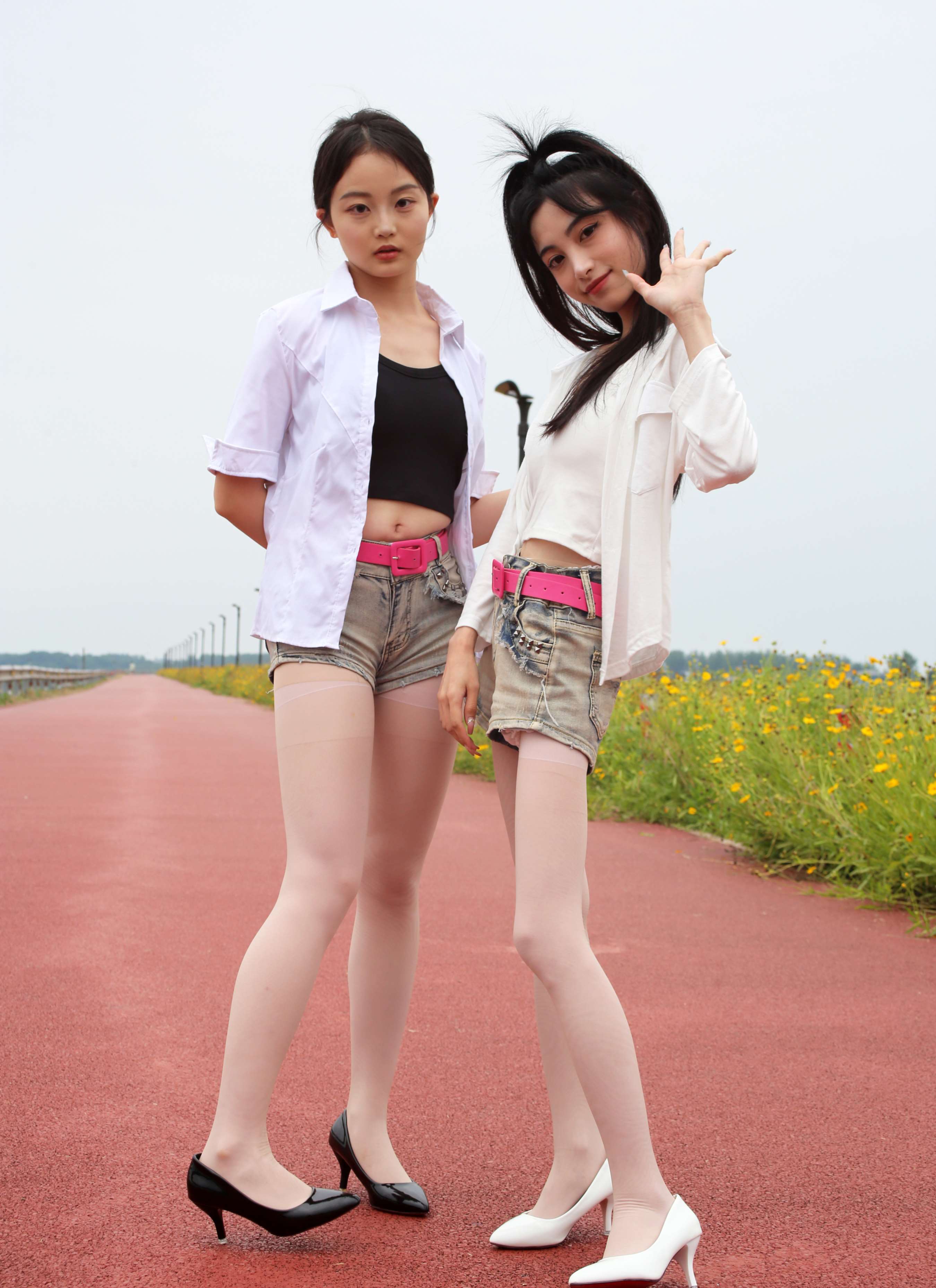 《柒柒、双双-光彩照人》作品图