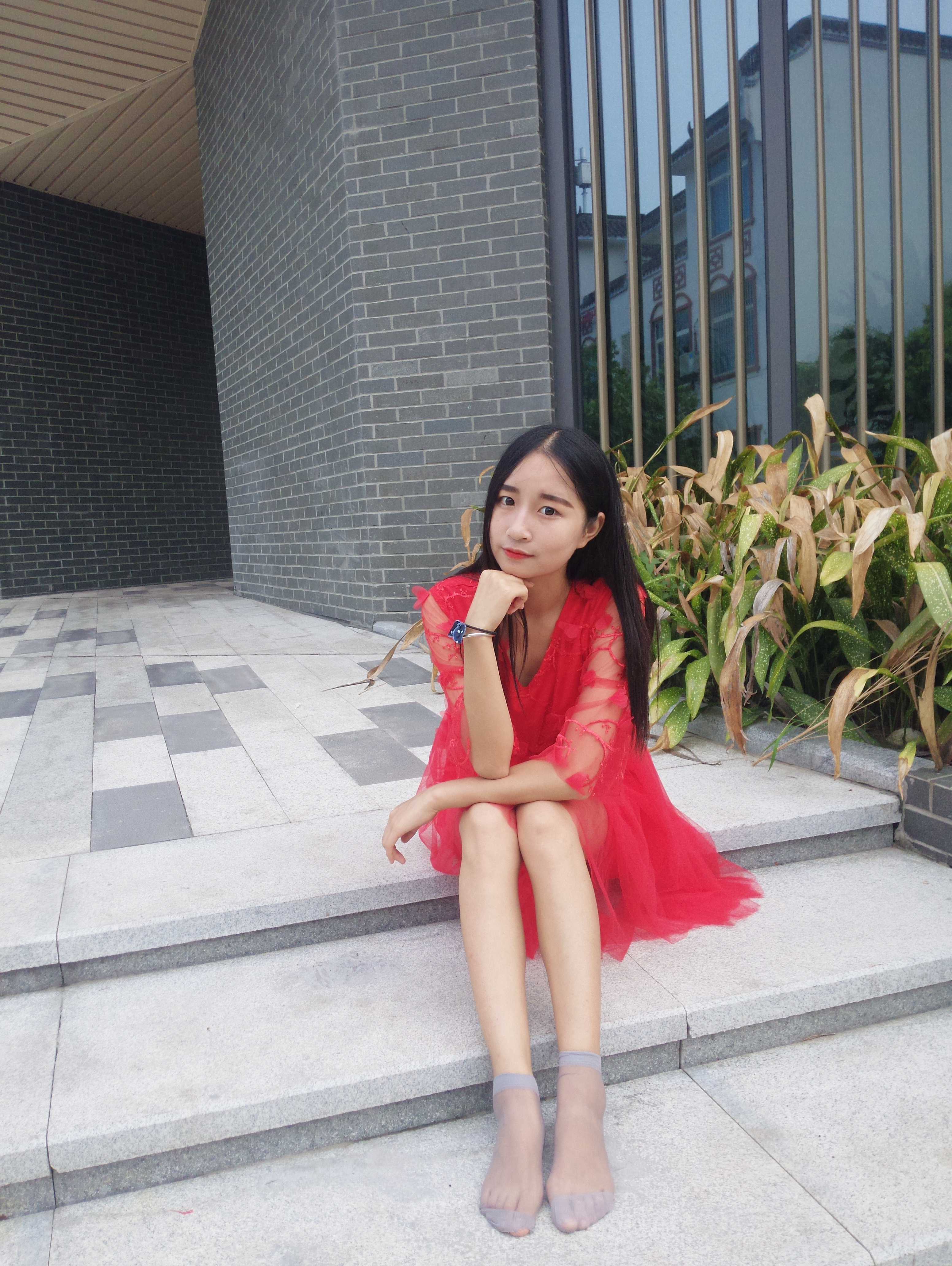 《学姐多种风格穿衣丝袜脚丫》作品图