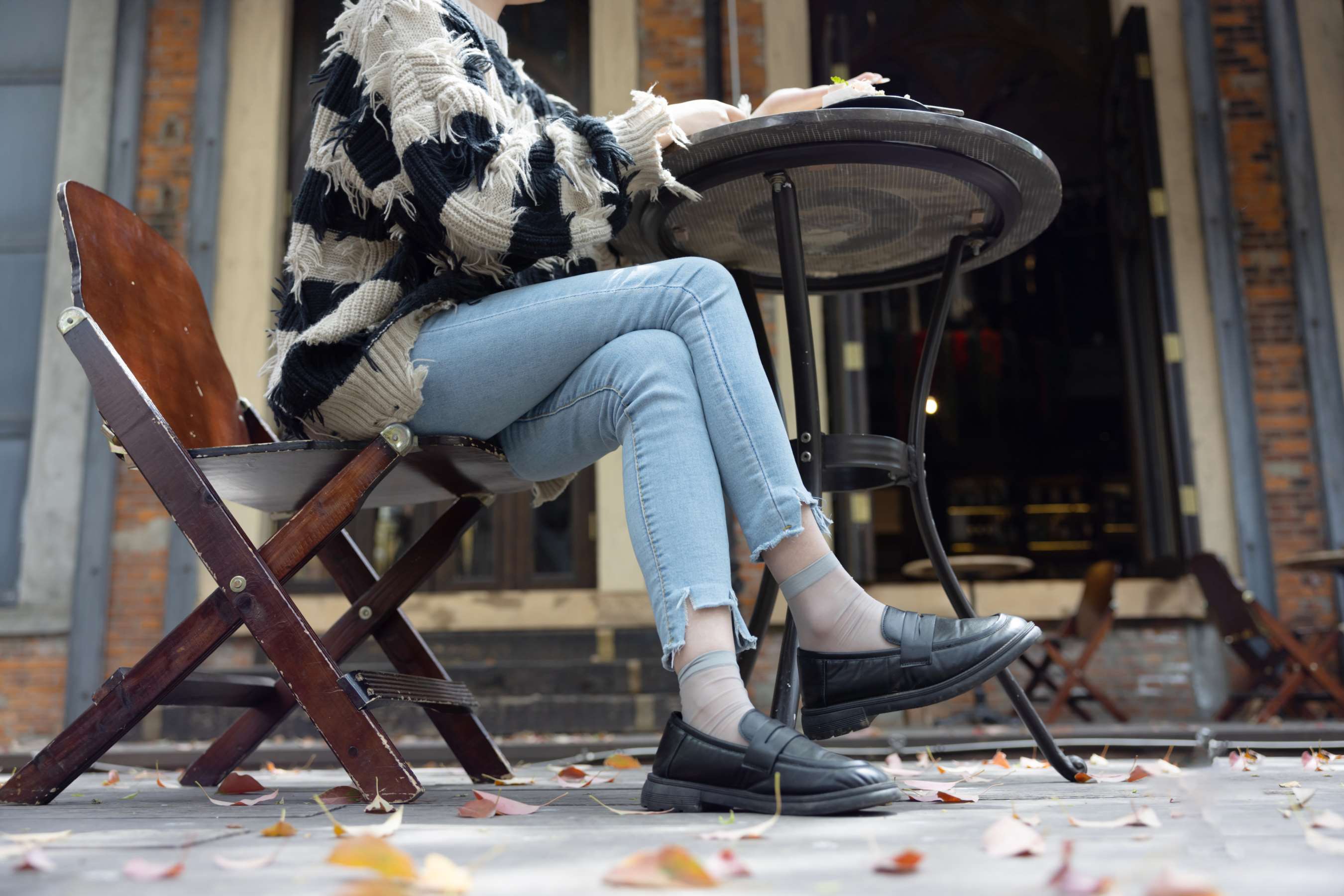 《小点心 脱丝展嫩足》作品图