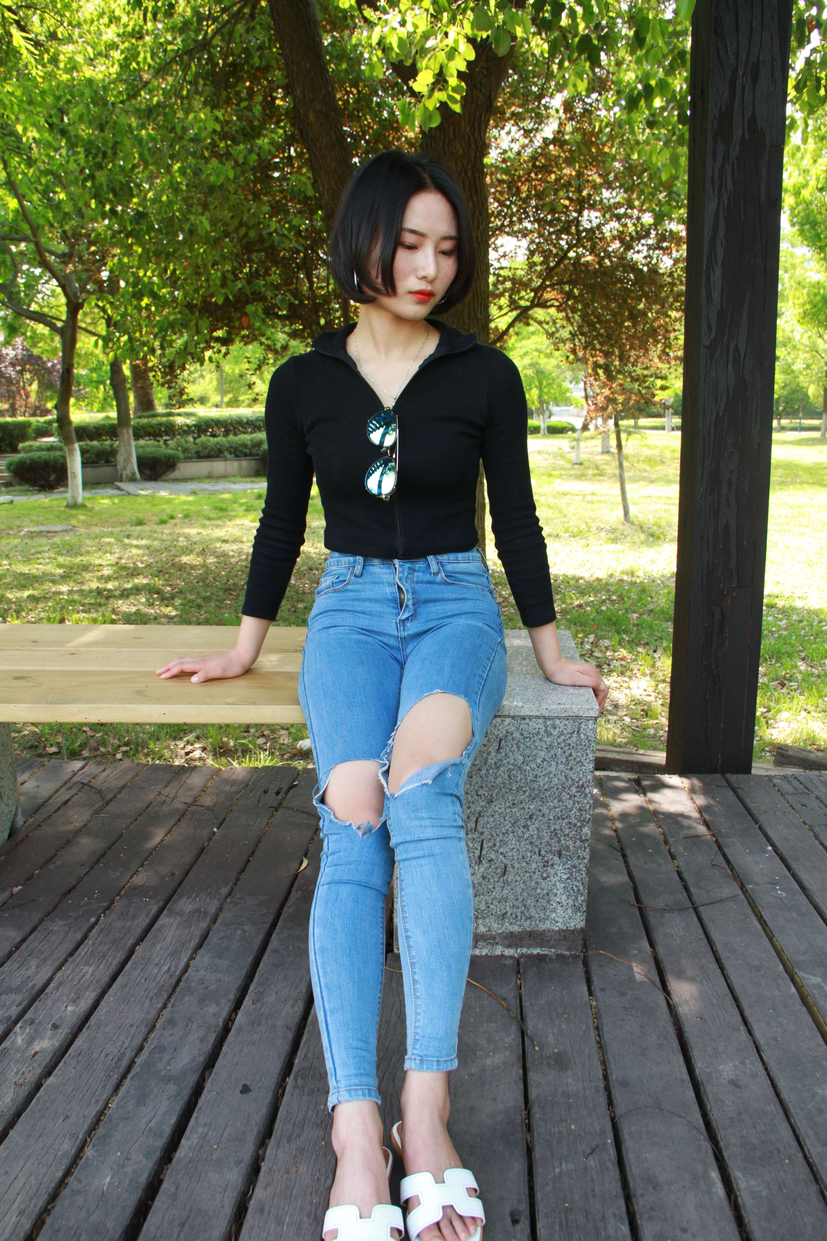 《体育系大三学姐的嫩足》作品图