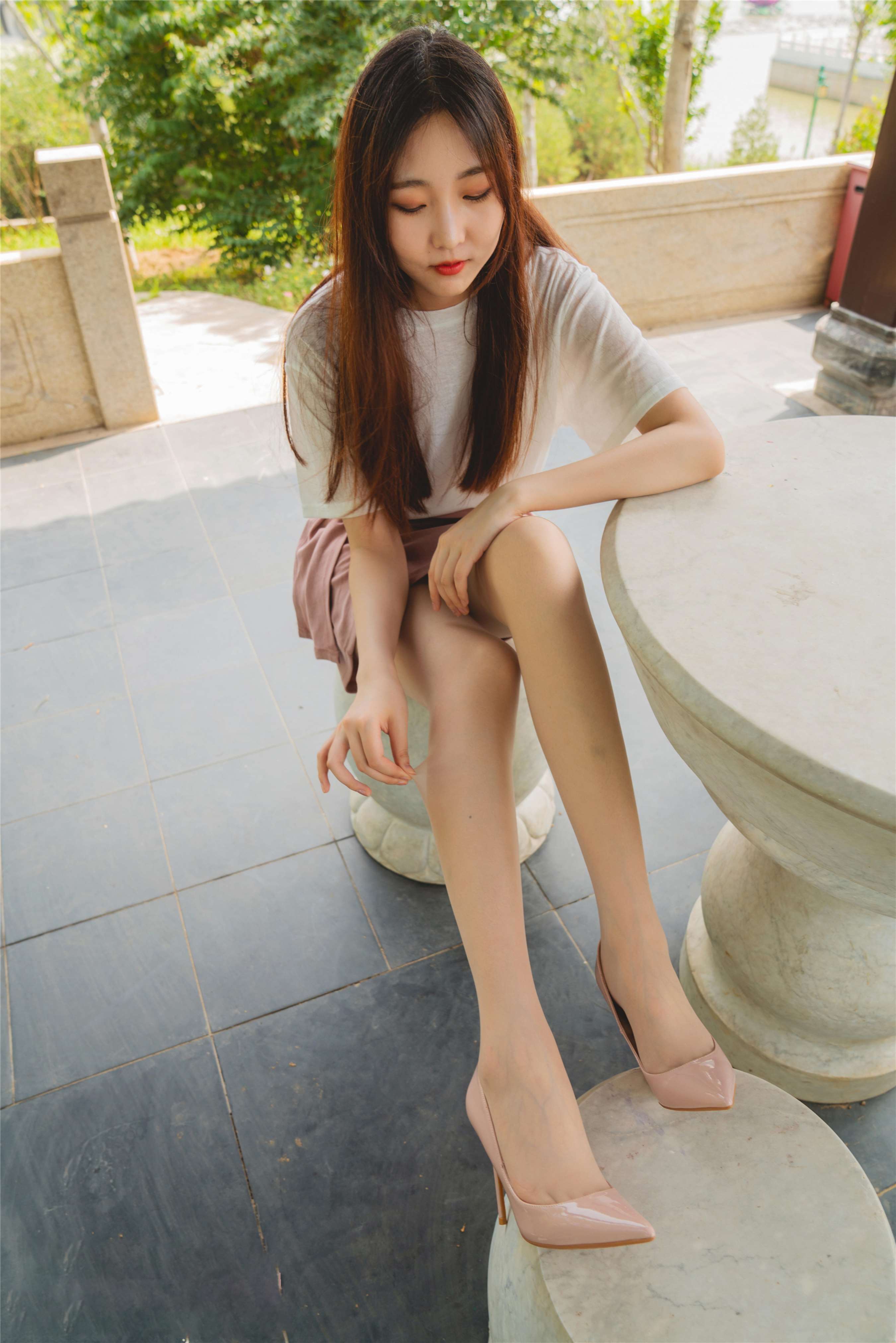 《思甜 超修长笔直肉丝美腿》作品图