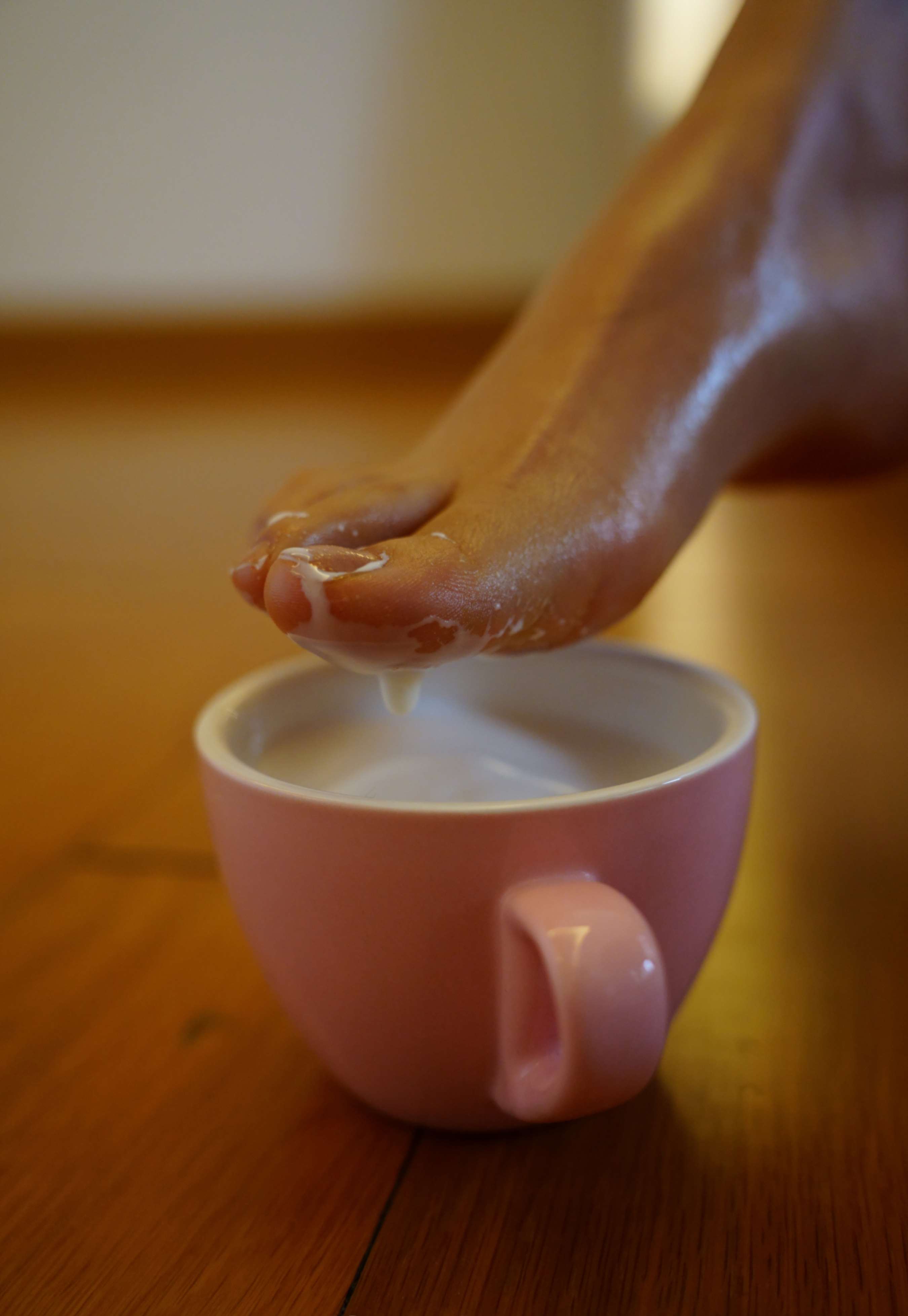 《小鱼 嫩足》作品图