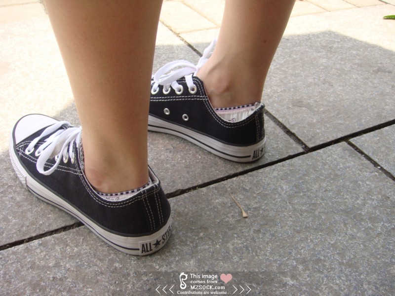 《黑色帆布鞋船袜萝莉》作品图