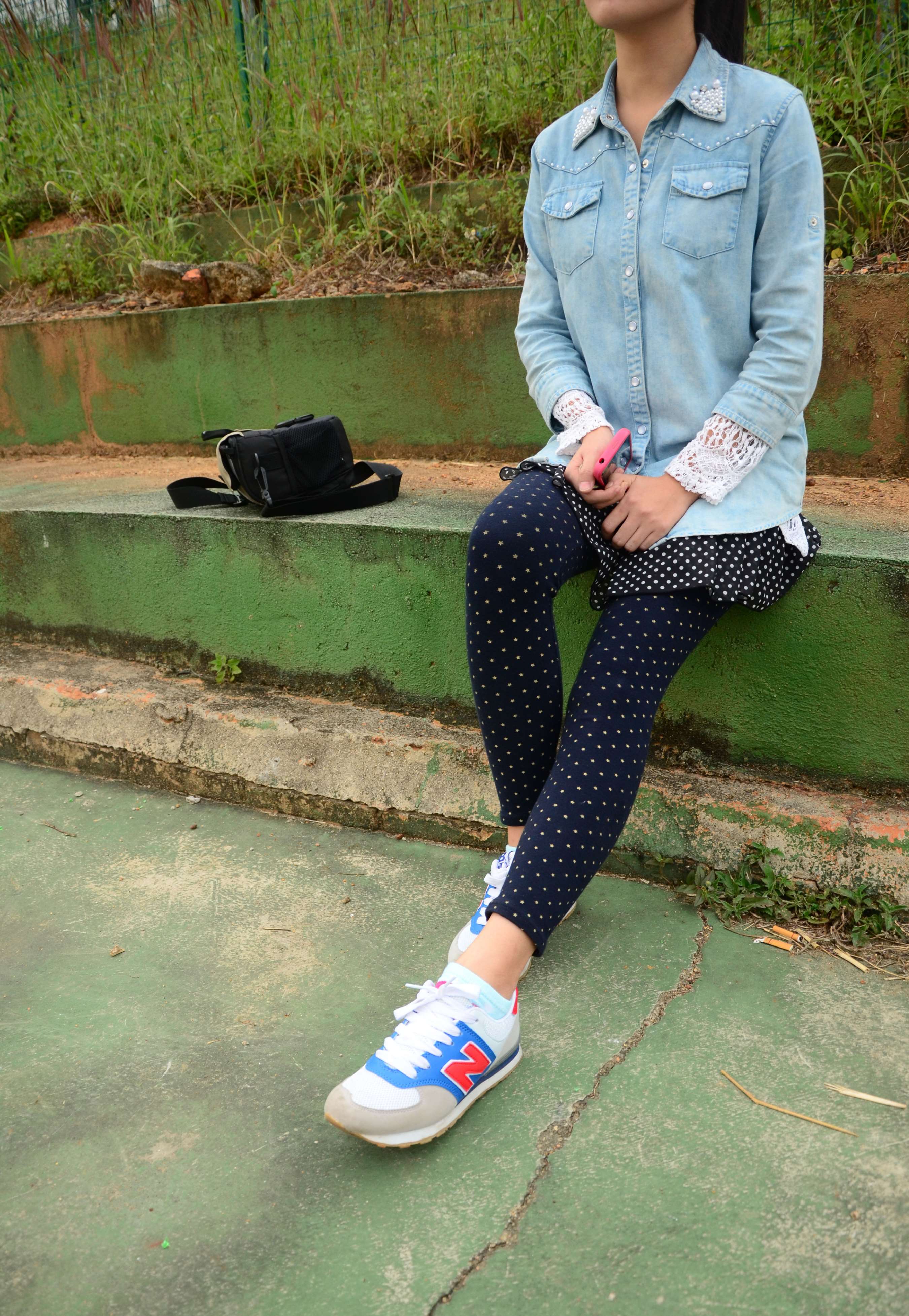 《操场N字鞋の棉袜脚》作品图