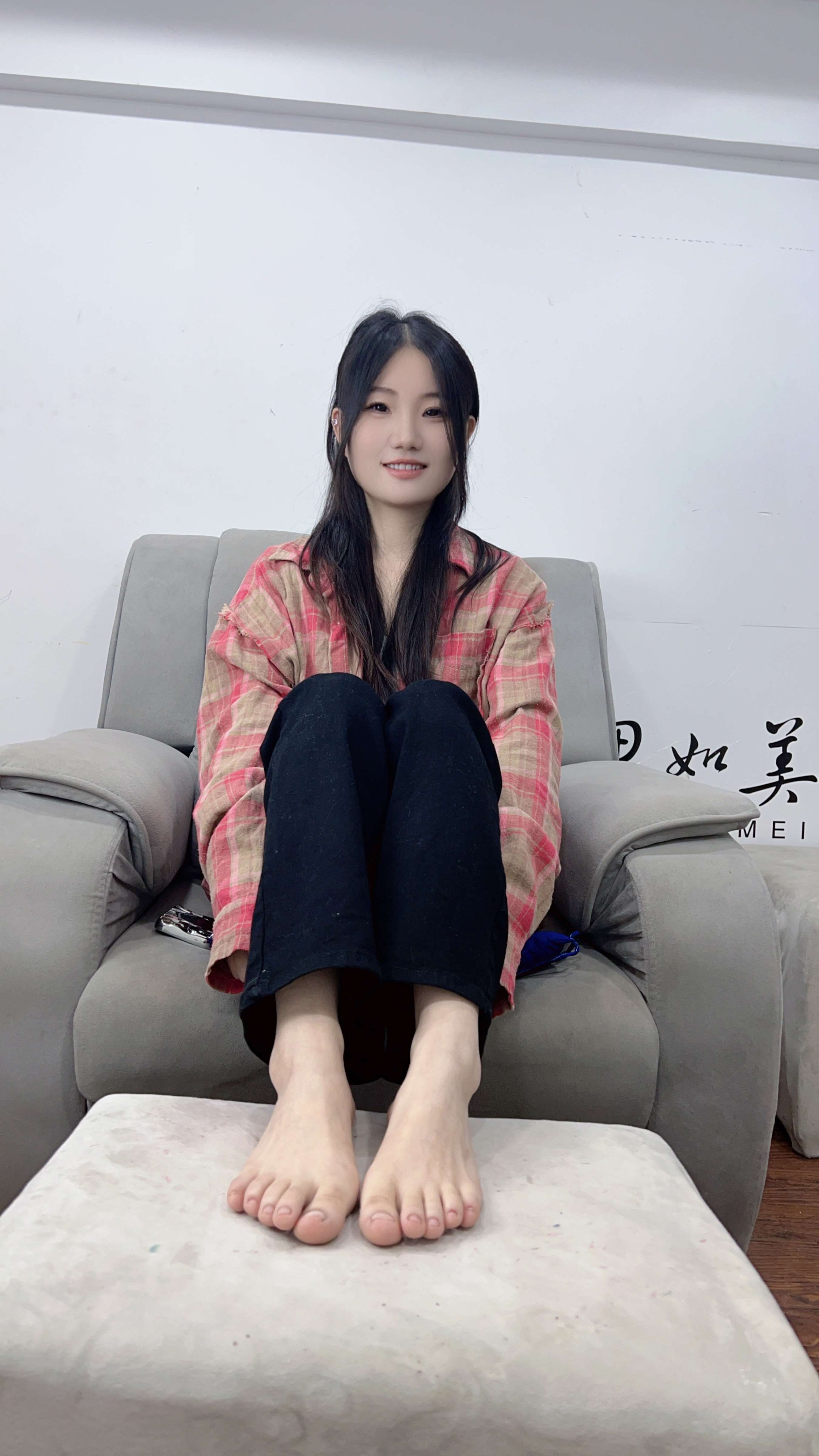 《两人嫩足》作品图