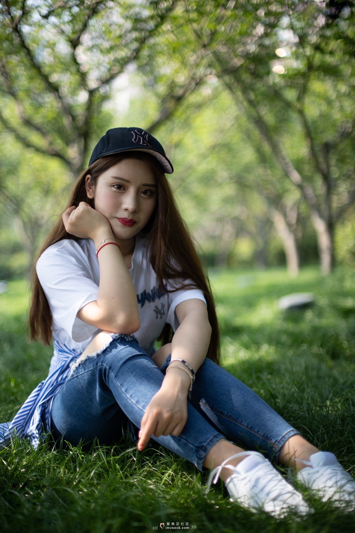 《梦凡小白鞋 纯纯棉袜》作品图