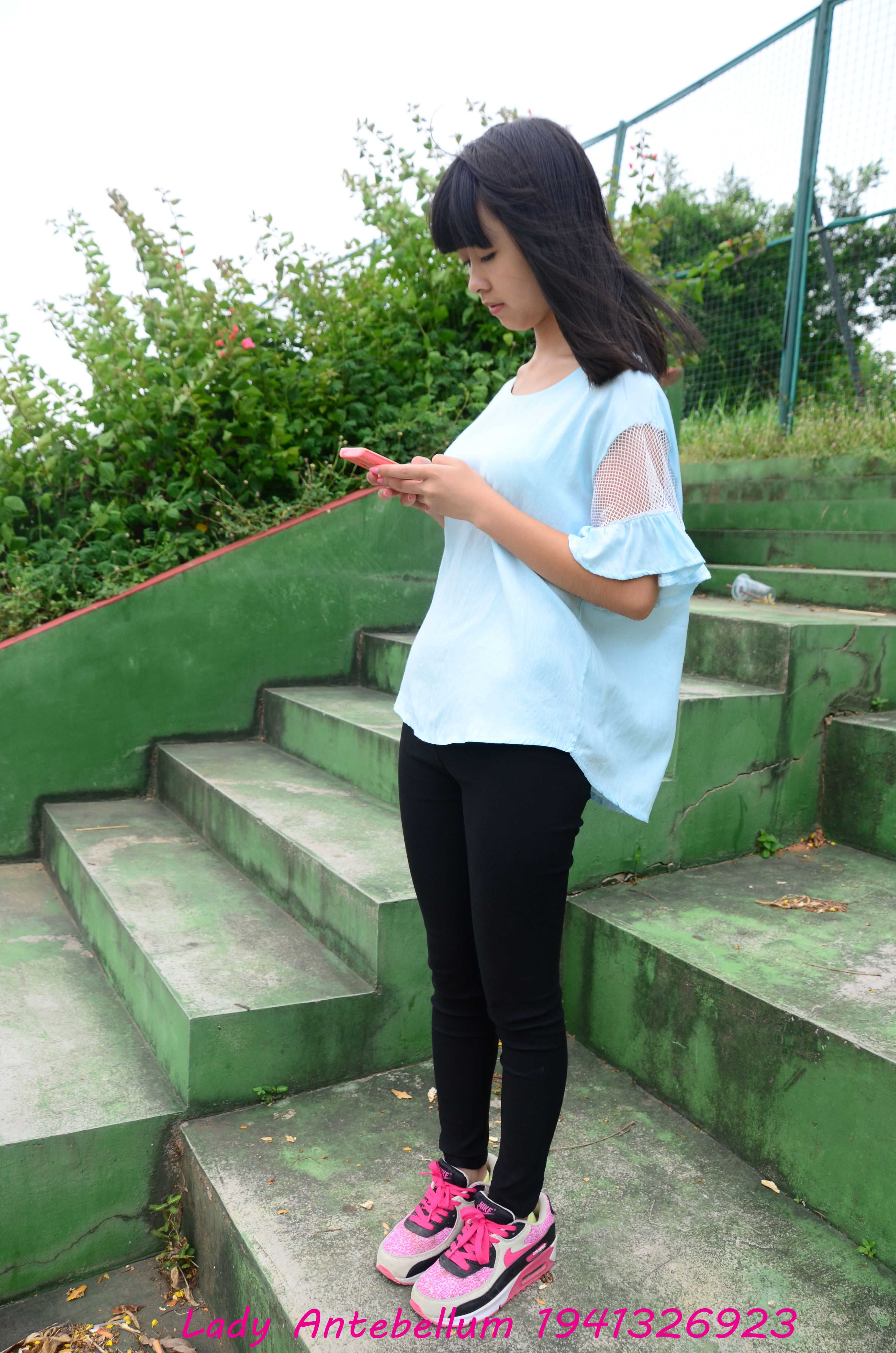 《学妹棉袜脚》作品图