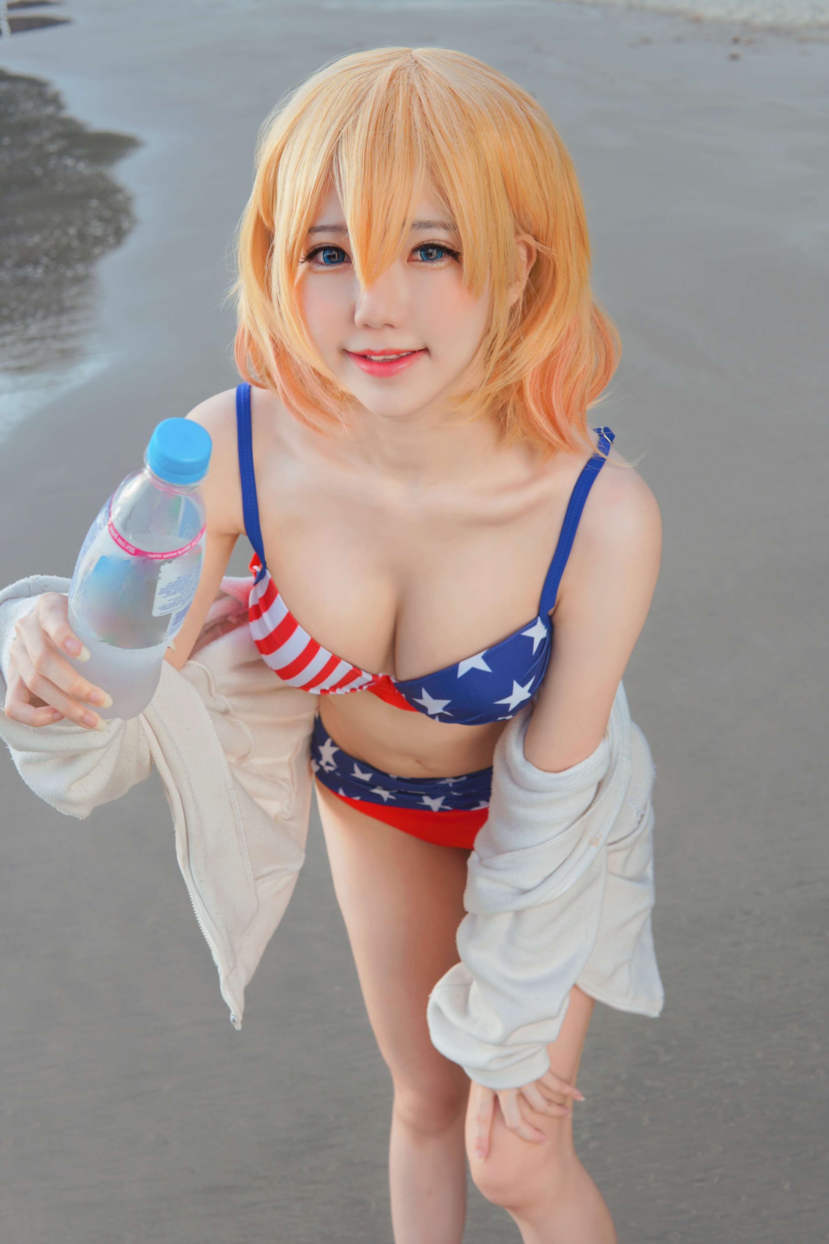 《Sally Dorasnow Mami Nanami Bikini》作品图