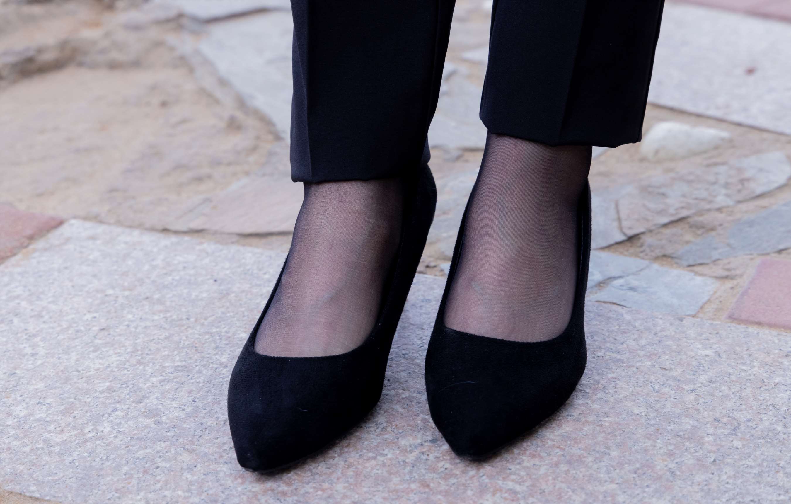 《小酒-高跟鞋、短黑丝、短白丝》作品图