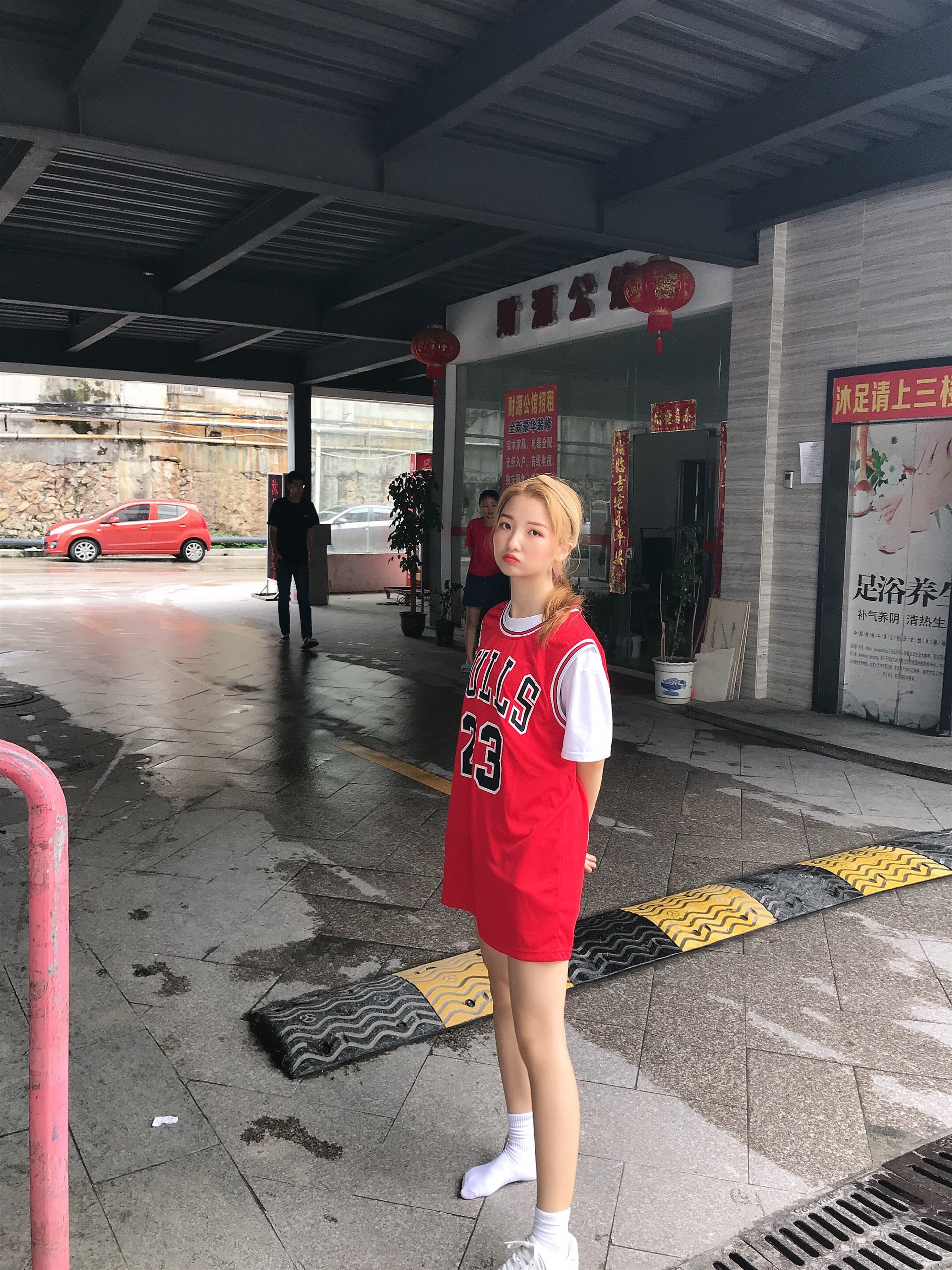 《球服热裤学妹+视频33个百度网盘下载》作品图