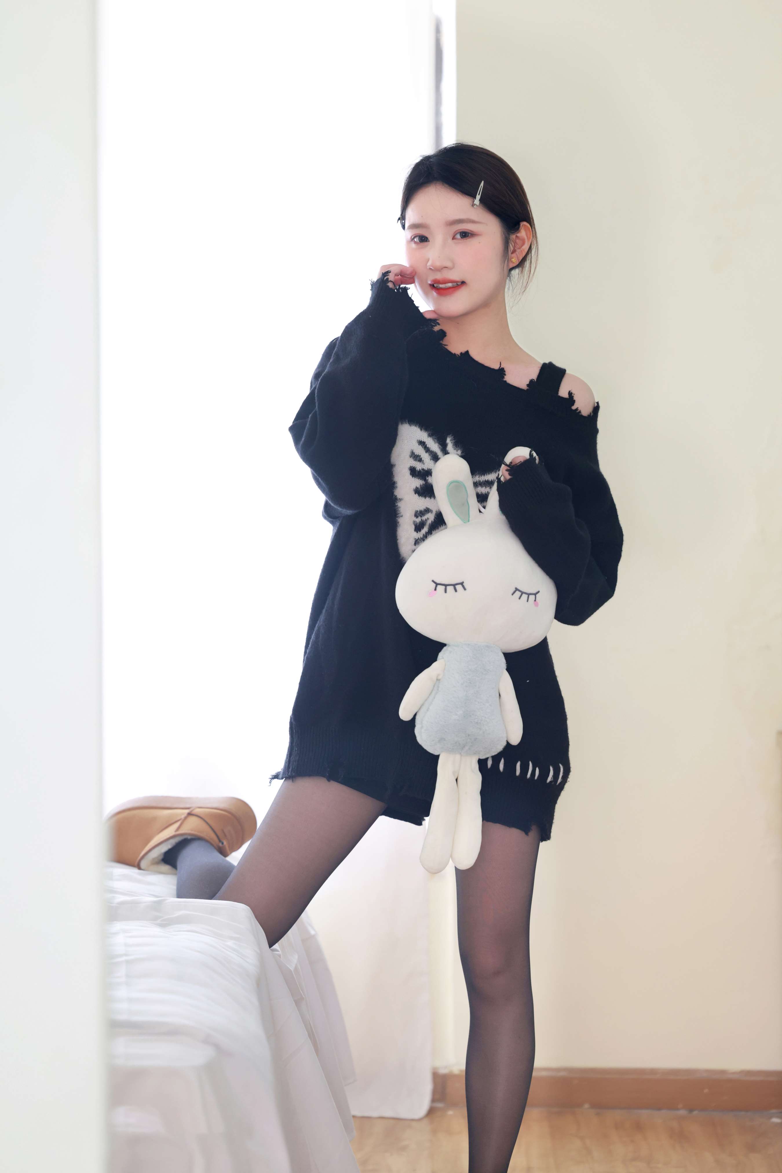 《小点心 撕黑丝足》作品图