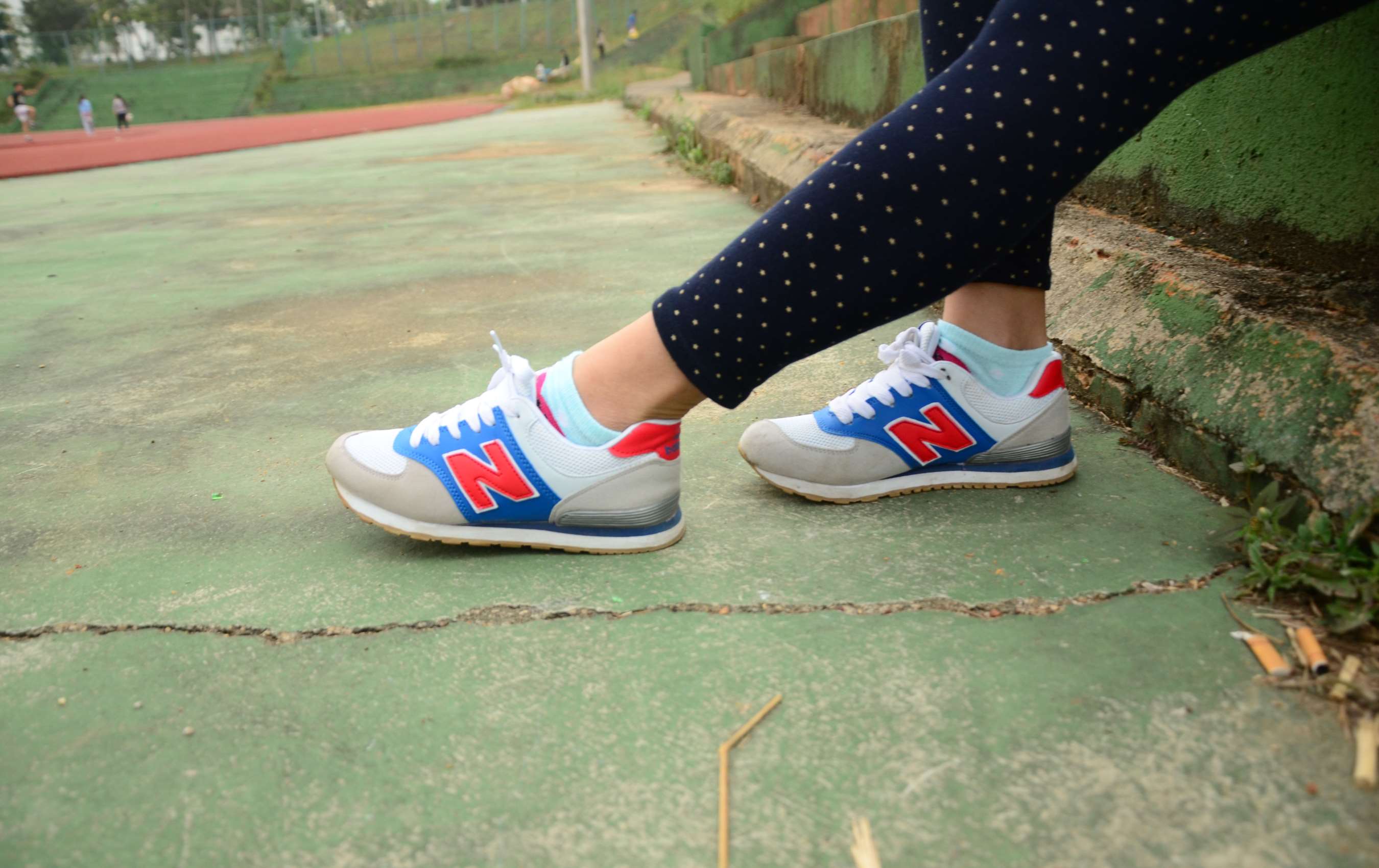 《操场N字鞋の棉袜脚》作品图