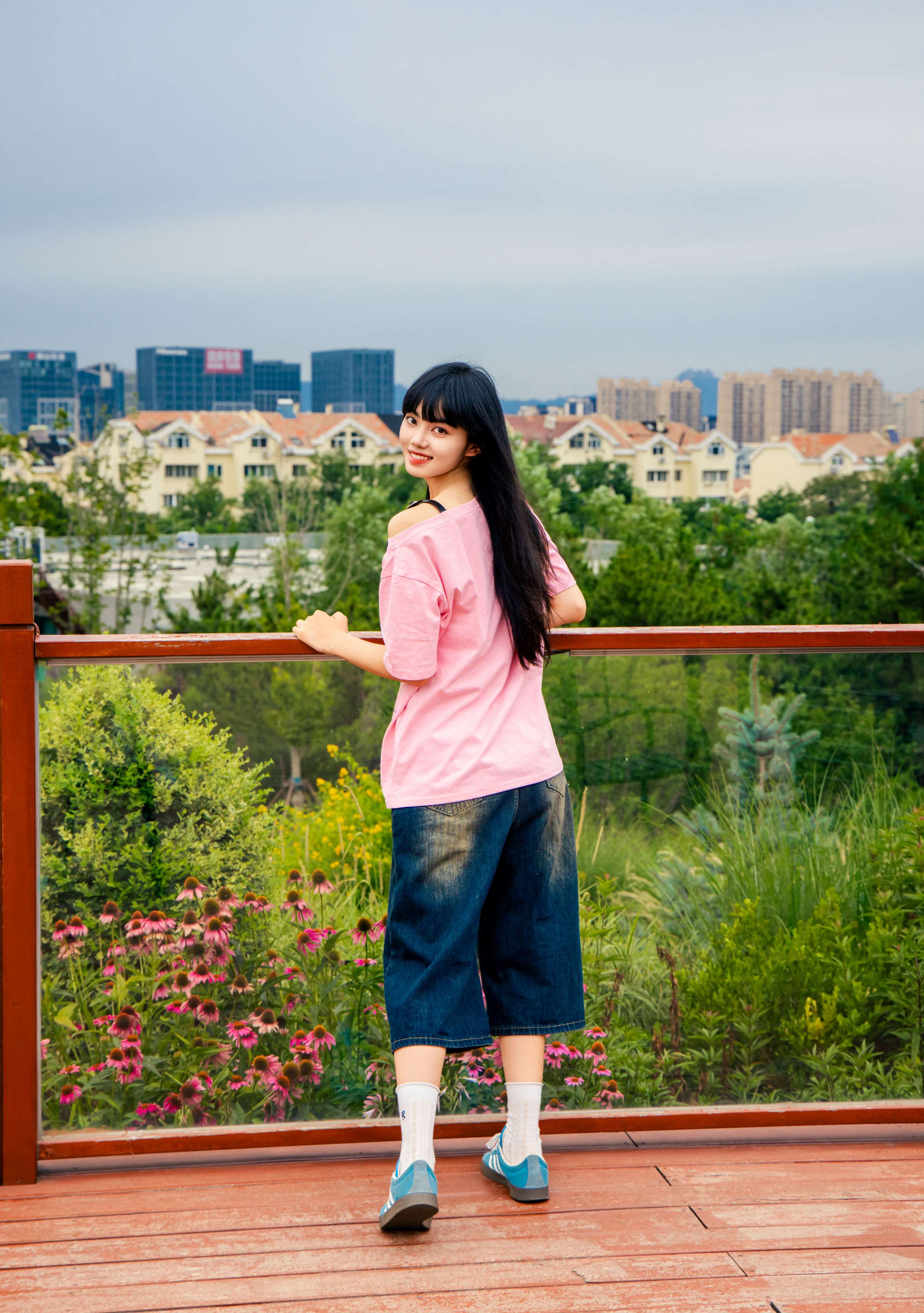 《阿月 牛仔の棉袜美脚》作品图