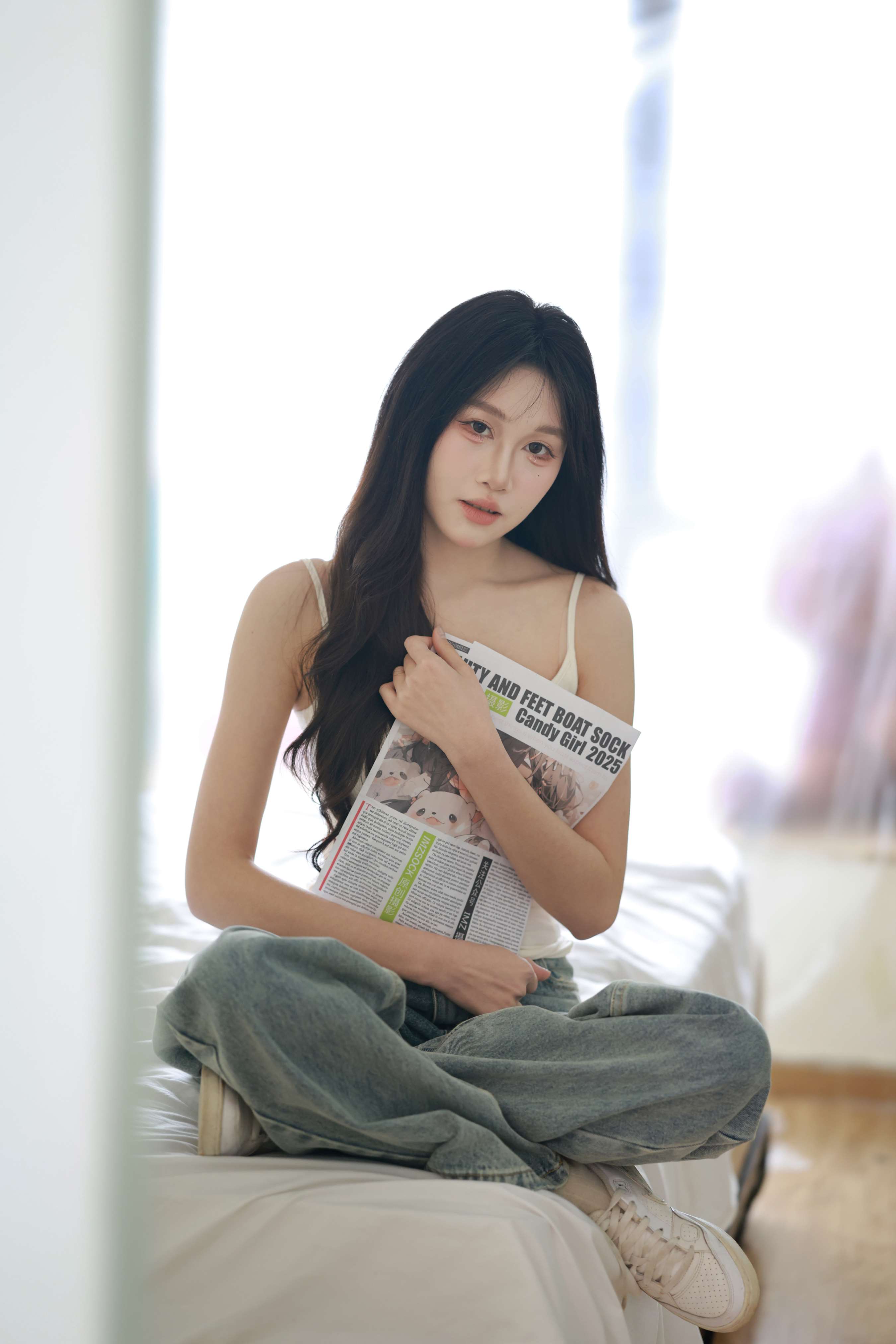 《妍妍 板鞋の棉袜嫩足》作品图