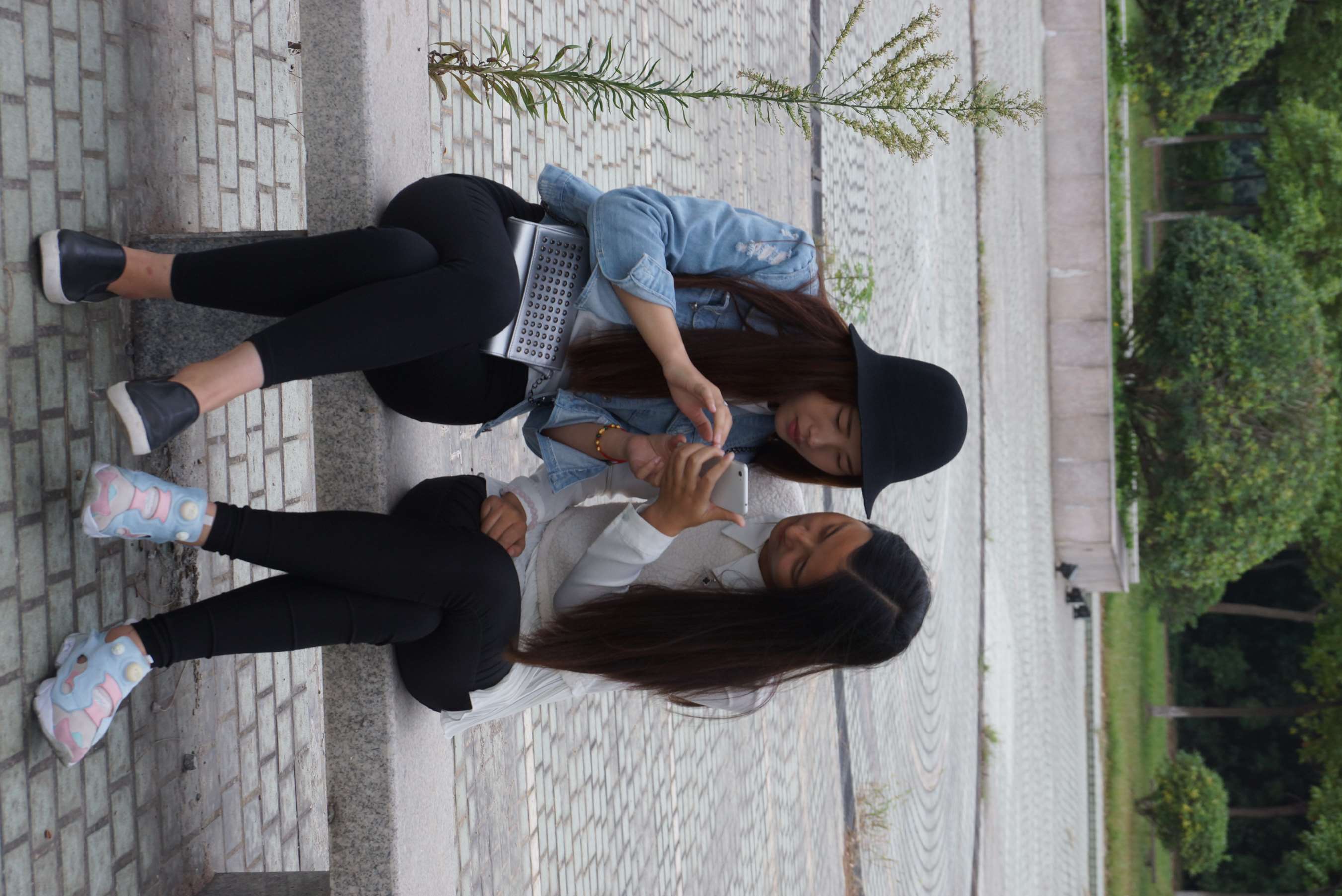 《两学姐校园互脚の量足》作品图