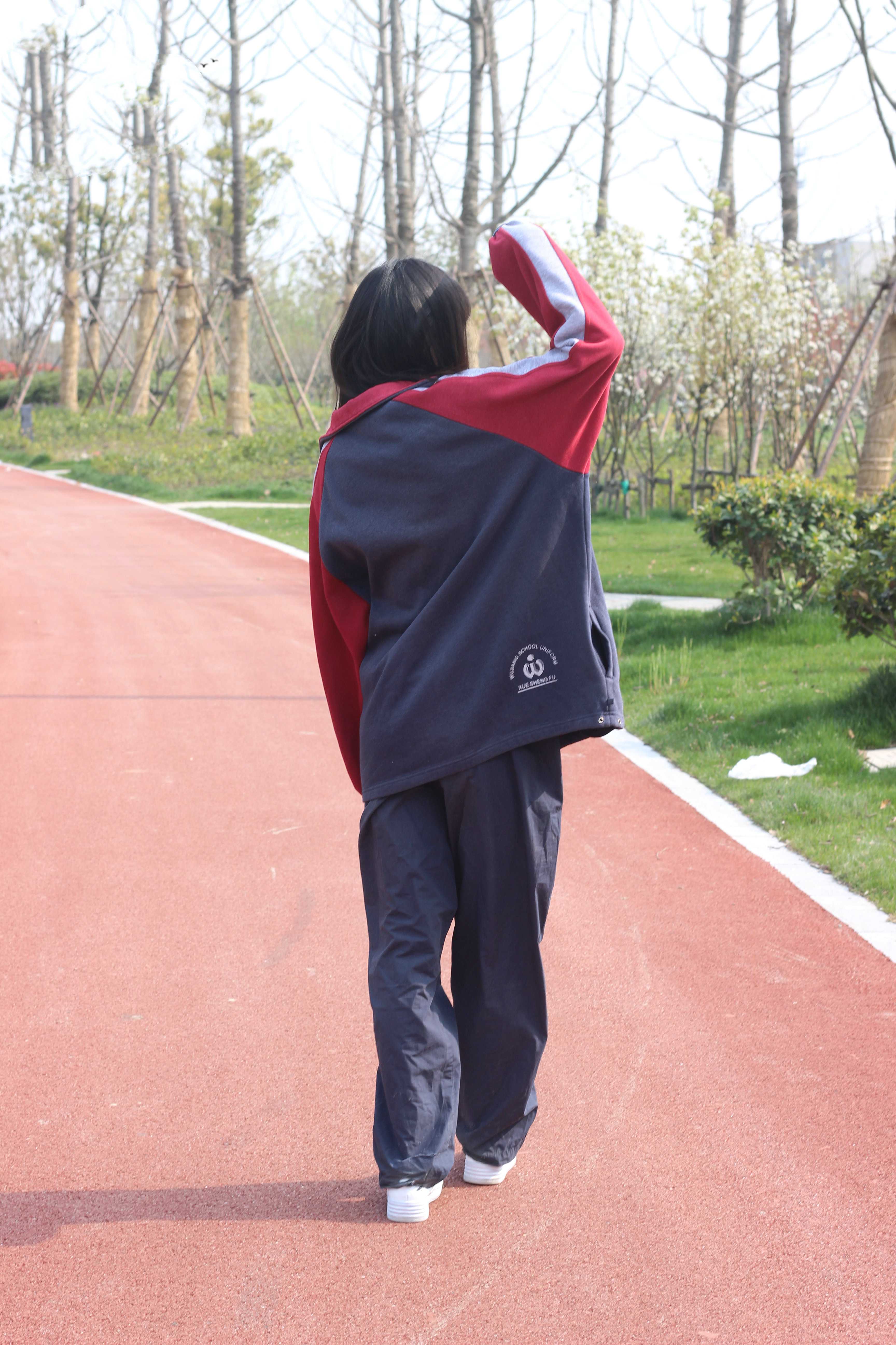 《校园学姐船袜脱袜过程》作品图