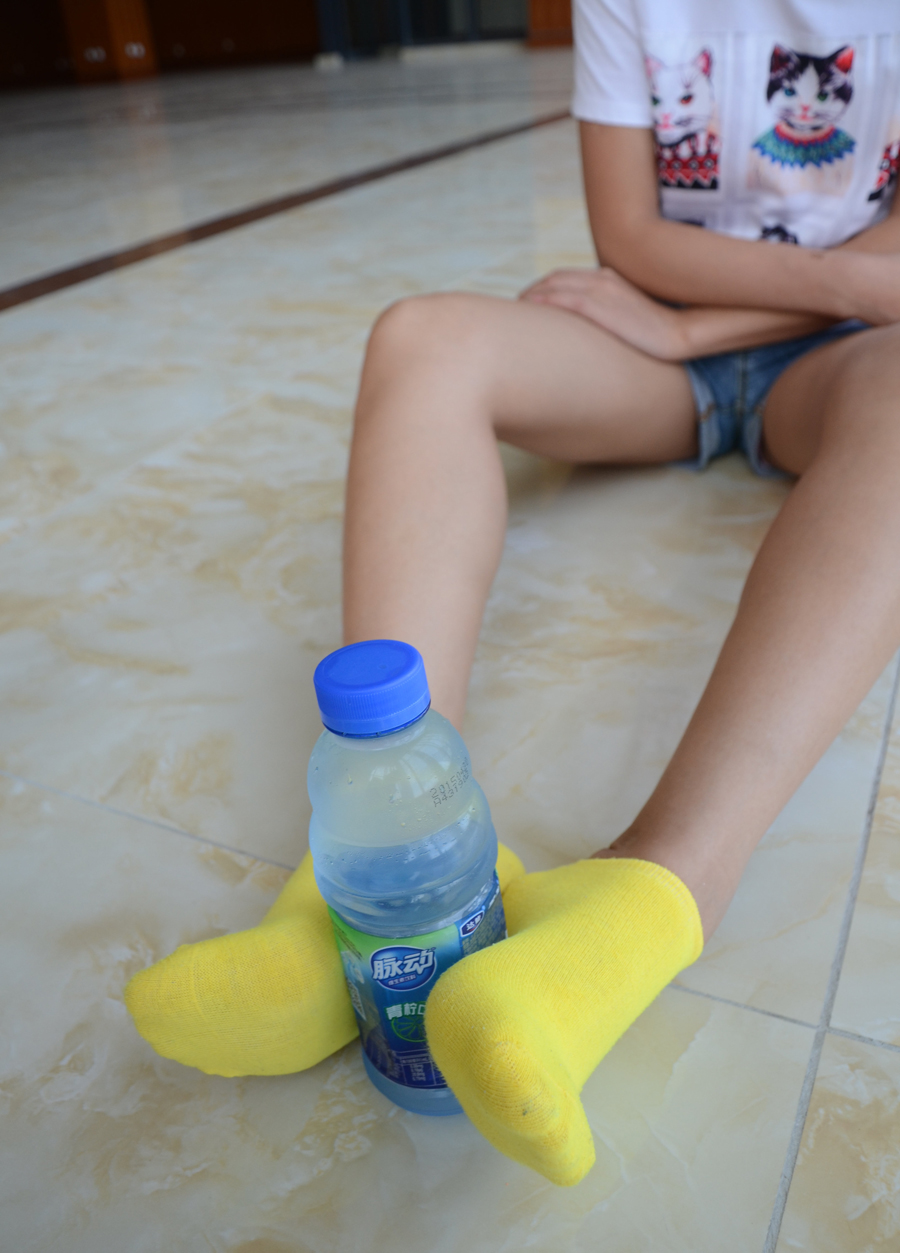 《学妹原味黄锦袜》作品图