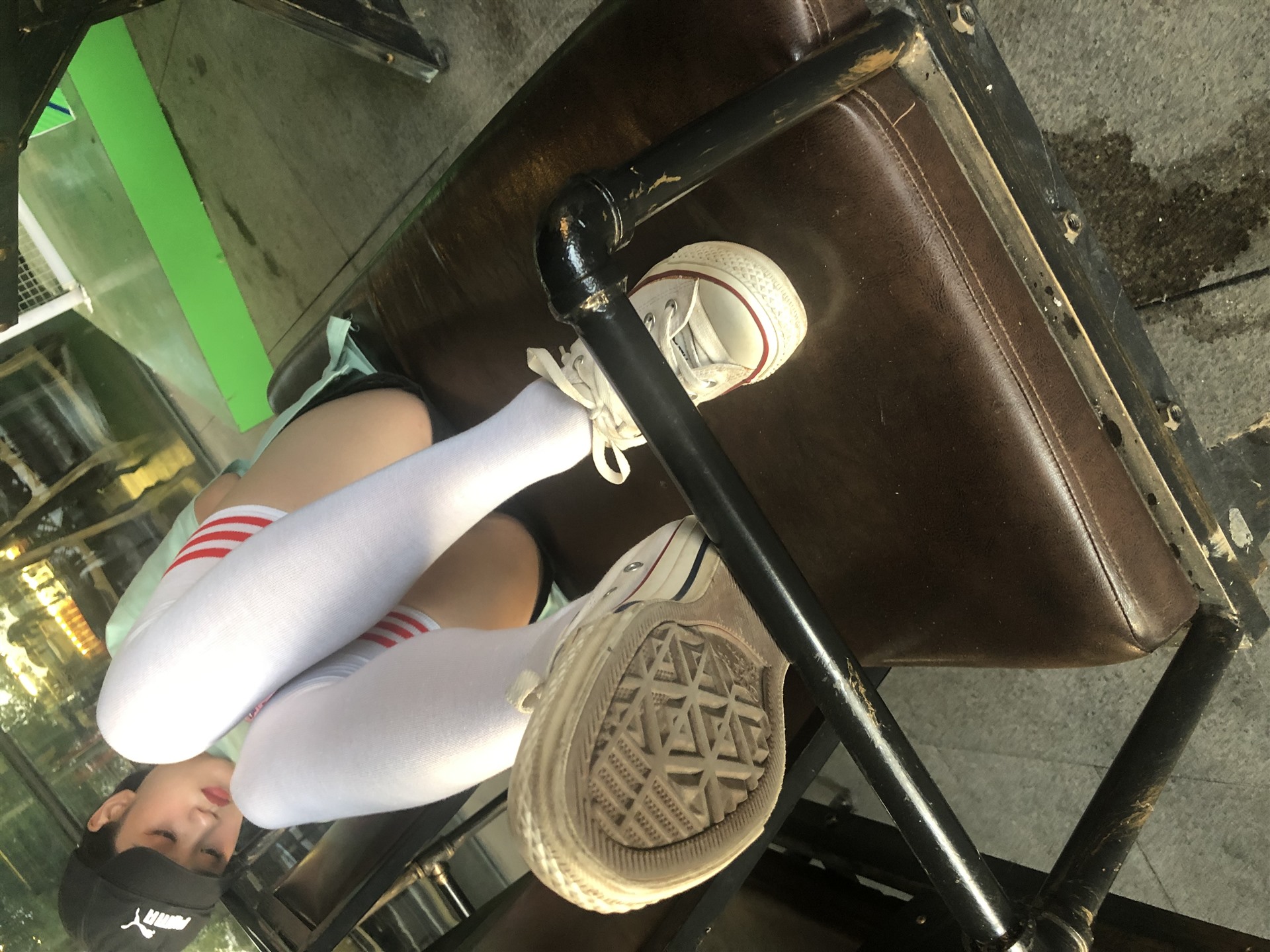 《有点脏的白丝袜脚丫+4个视频》作品图