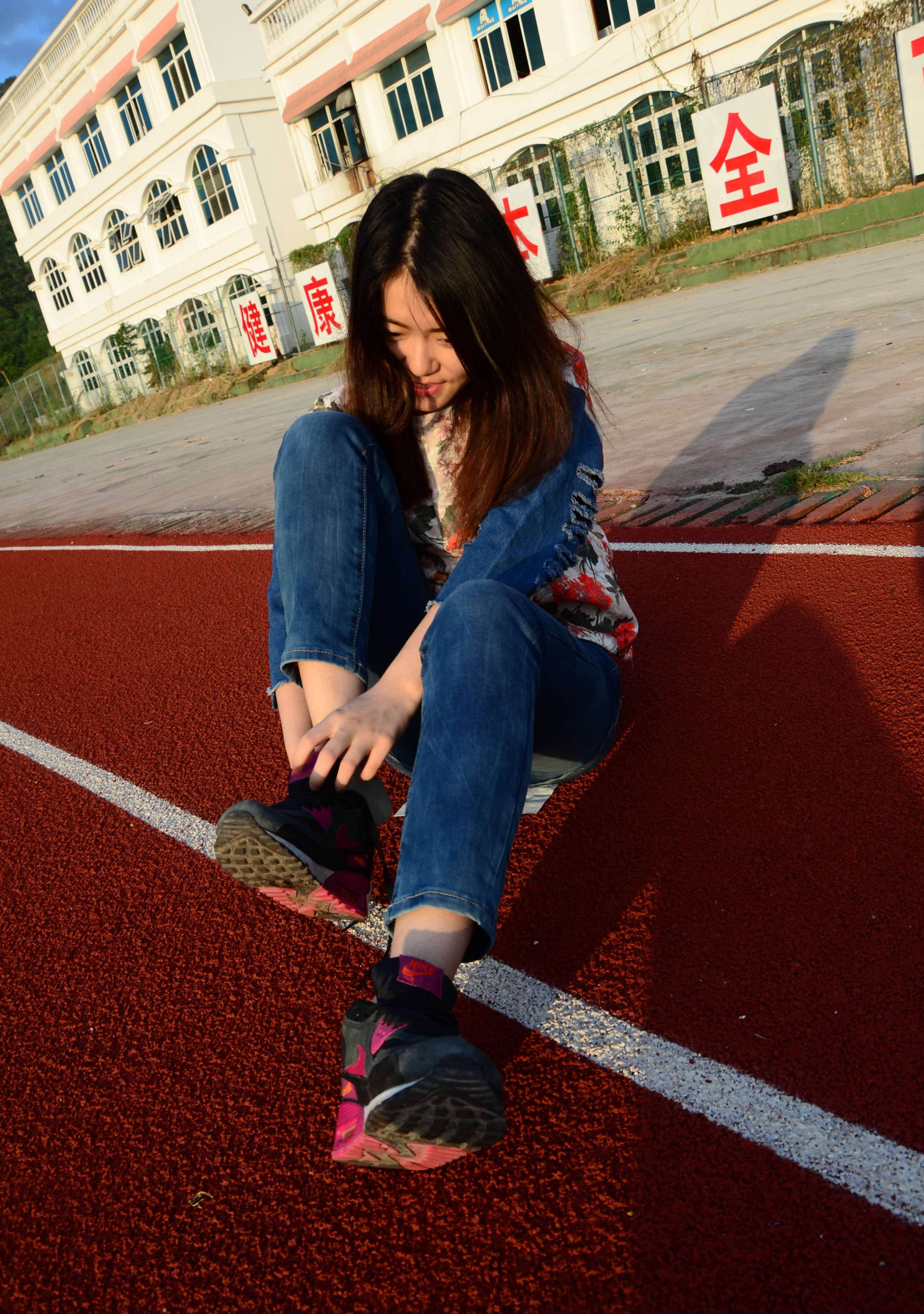 《运动鞋の棉袜脚》作品图