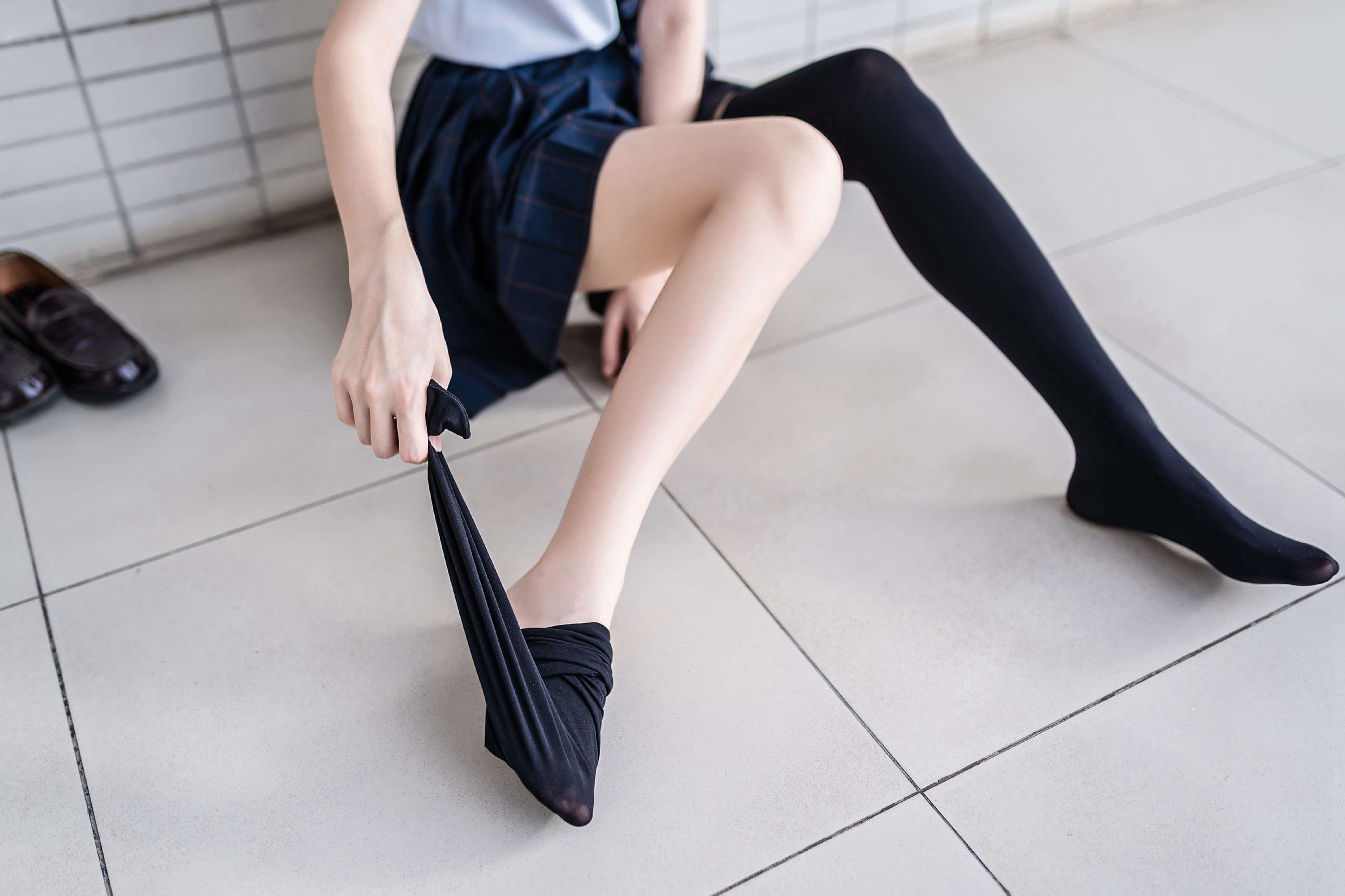 《学院风の黑丝脚丫》作品图