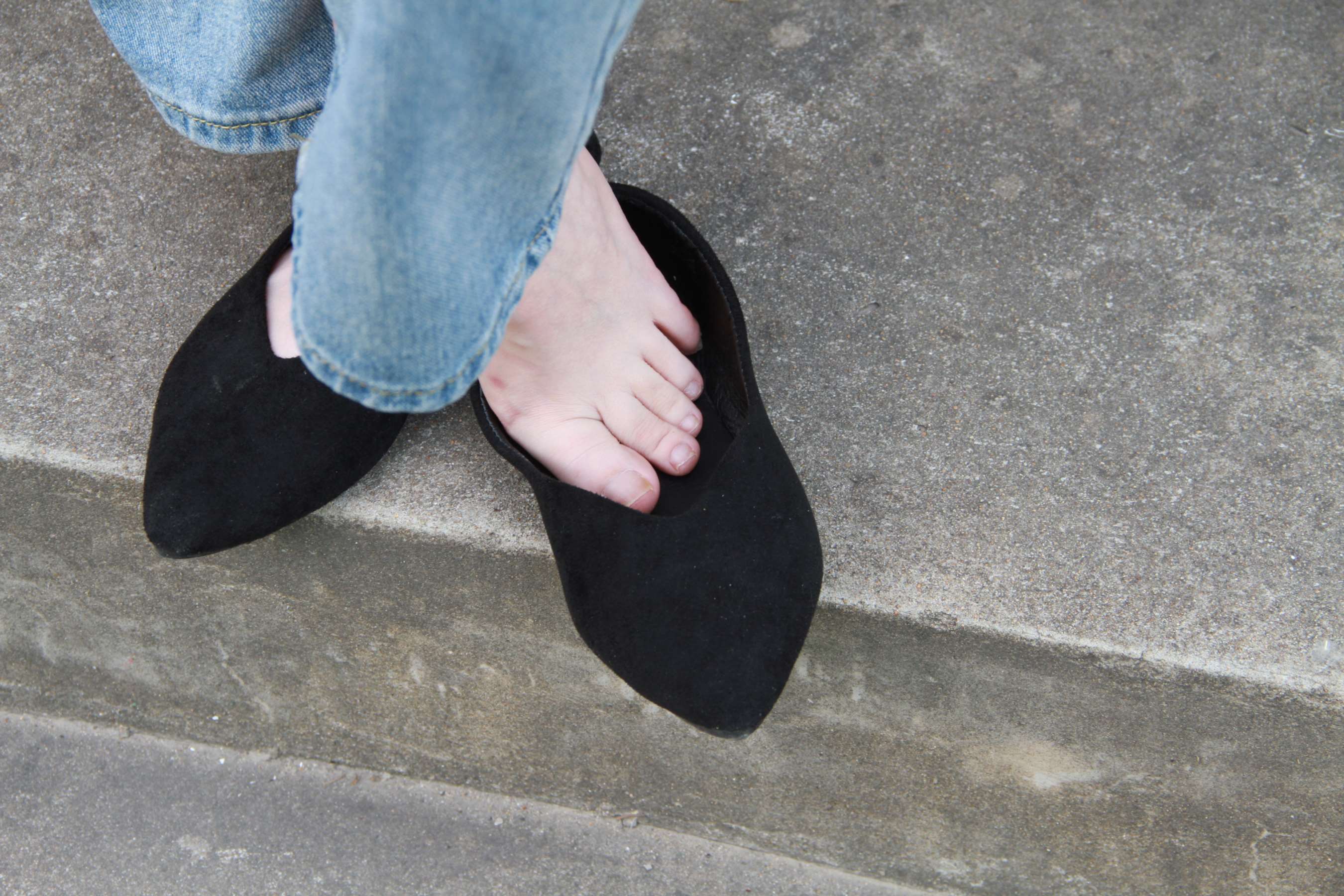 《校园随拍牛仔学妹嫩足》作品图