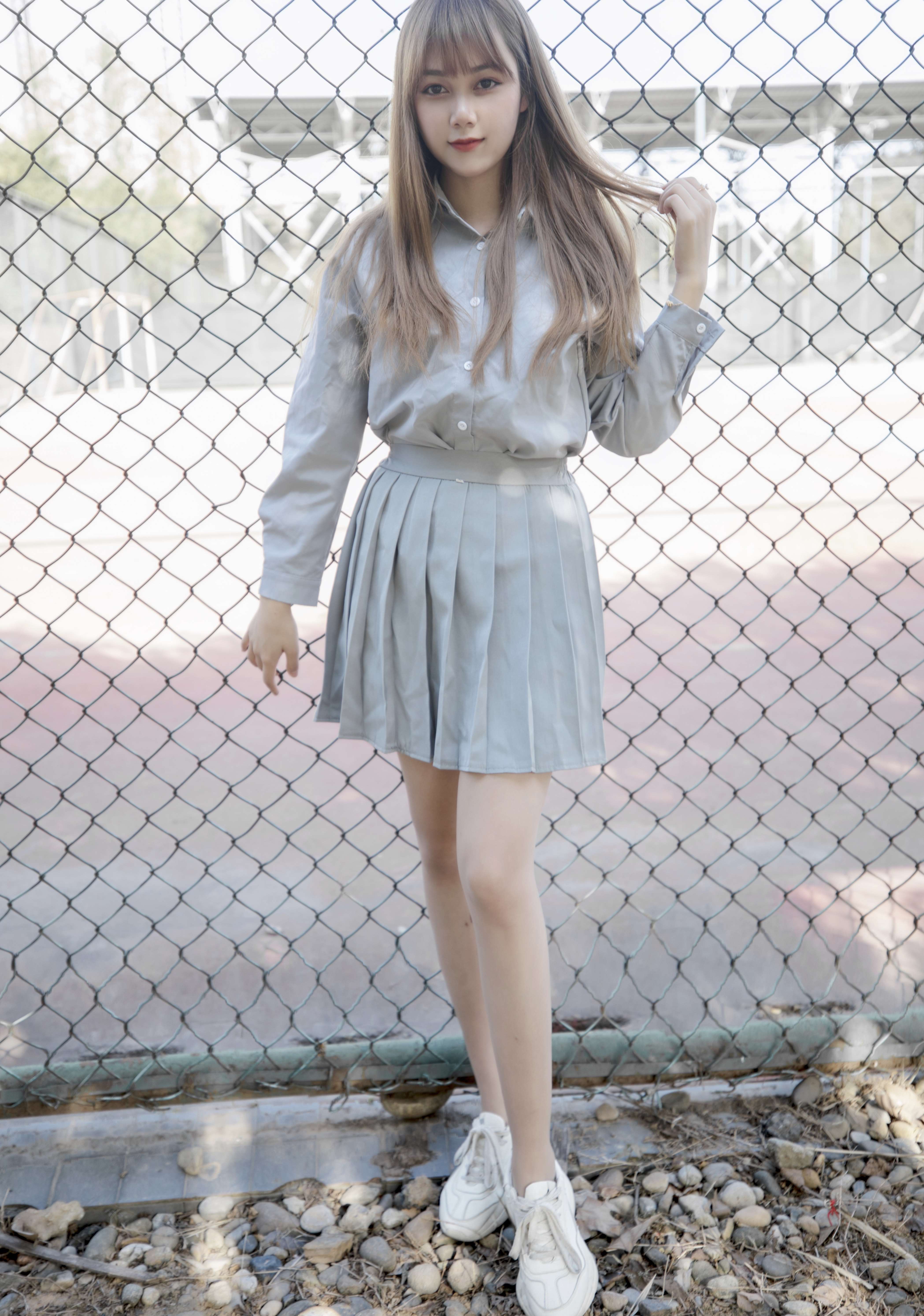 《衬衣运动鞋の丝足》作品图