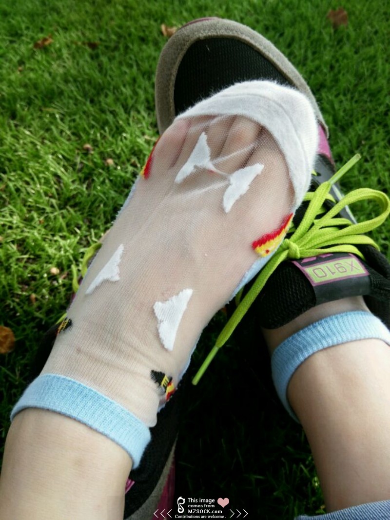 《微信里的恋足女友》作品图