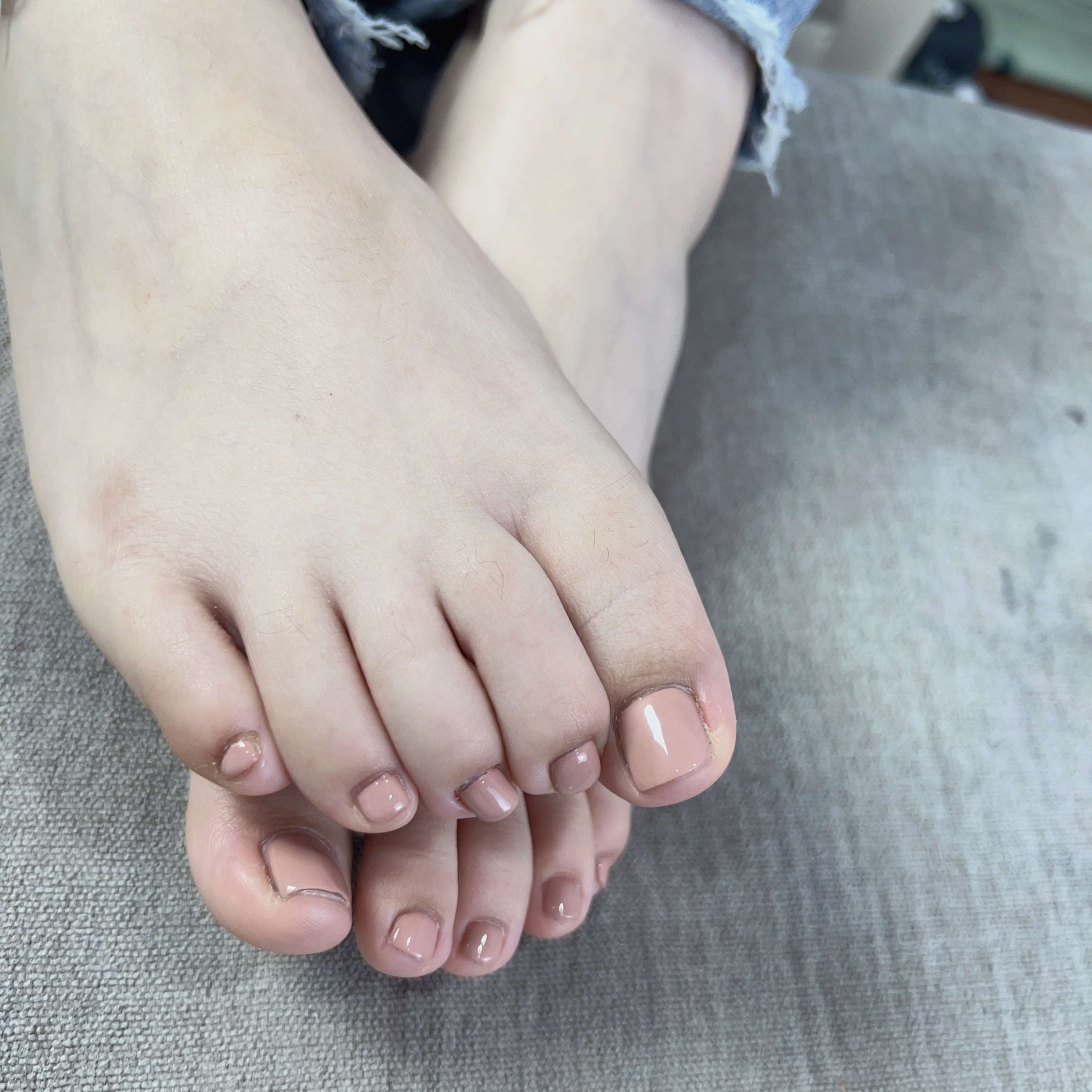 《两位小姐姐的嫩足》作品图