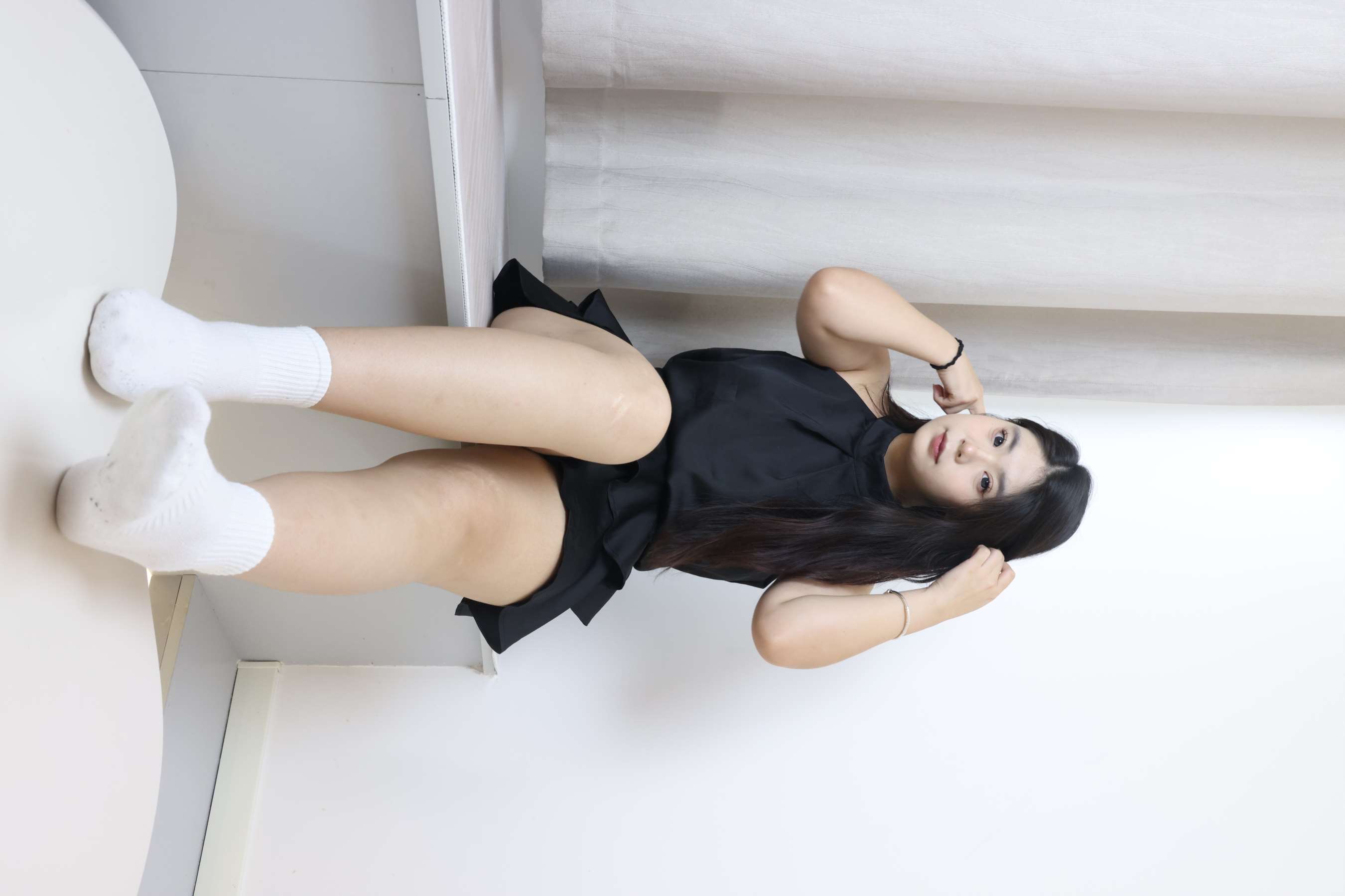 《苏欣 黑裙の棉袜、嫩足》作品图