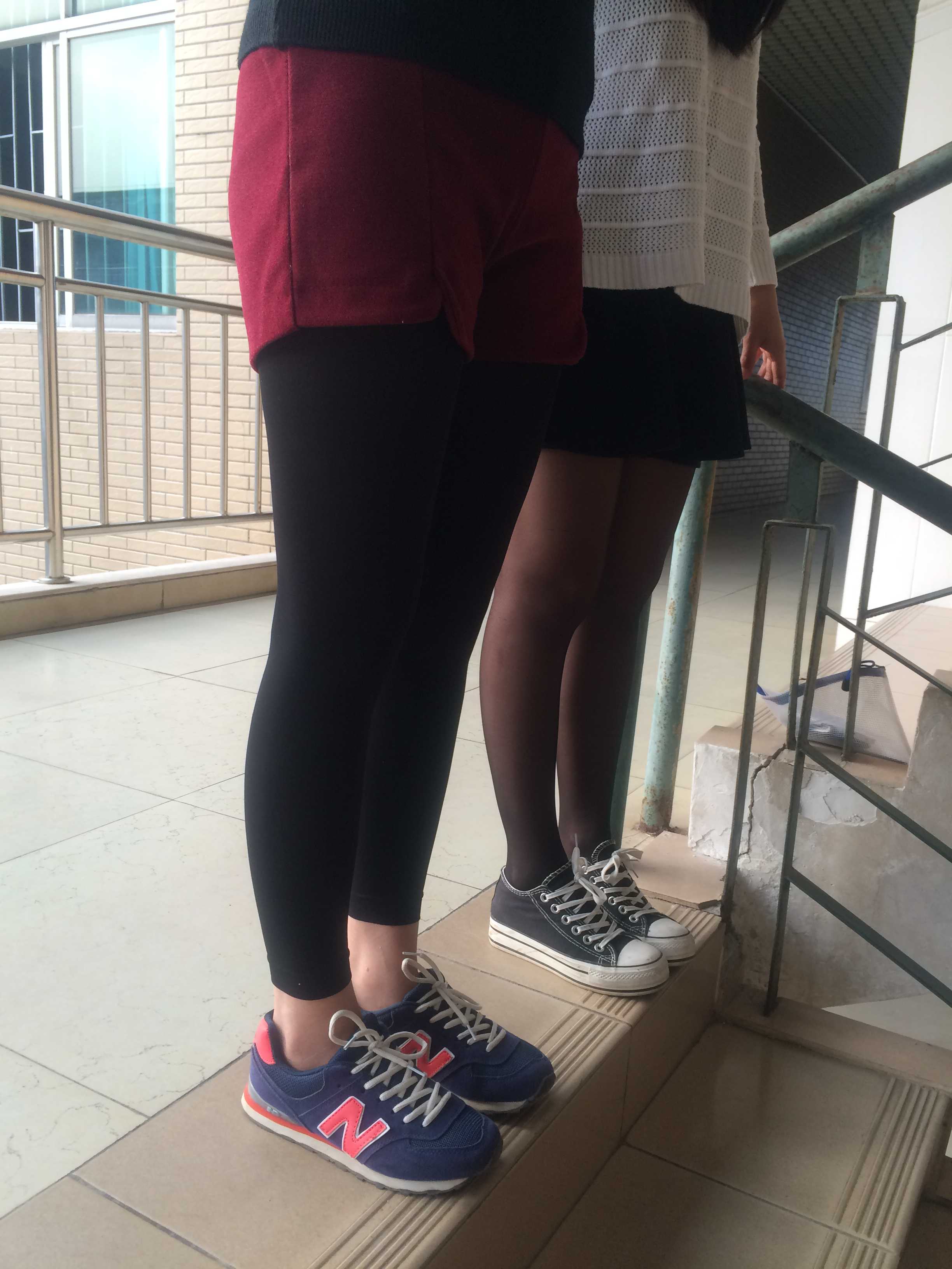 《校园黑丝船袜脚丫》作品图