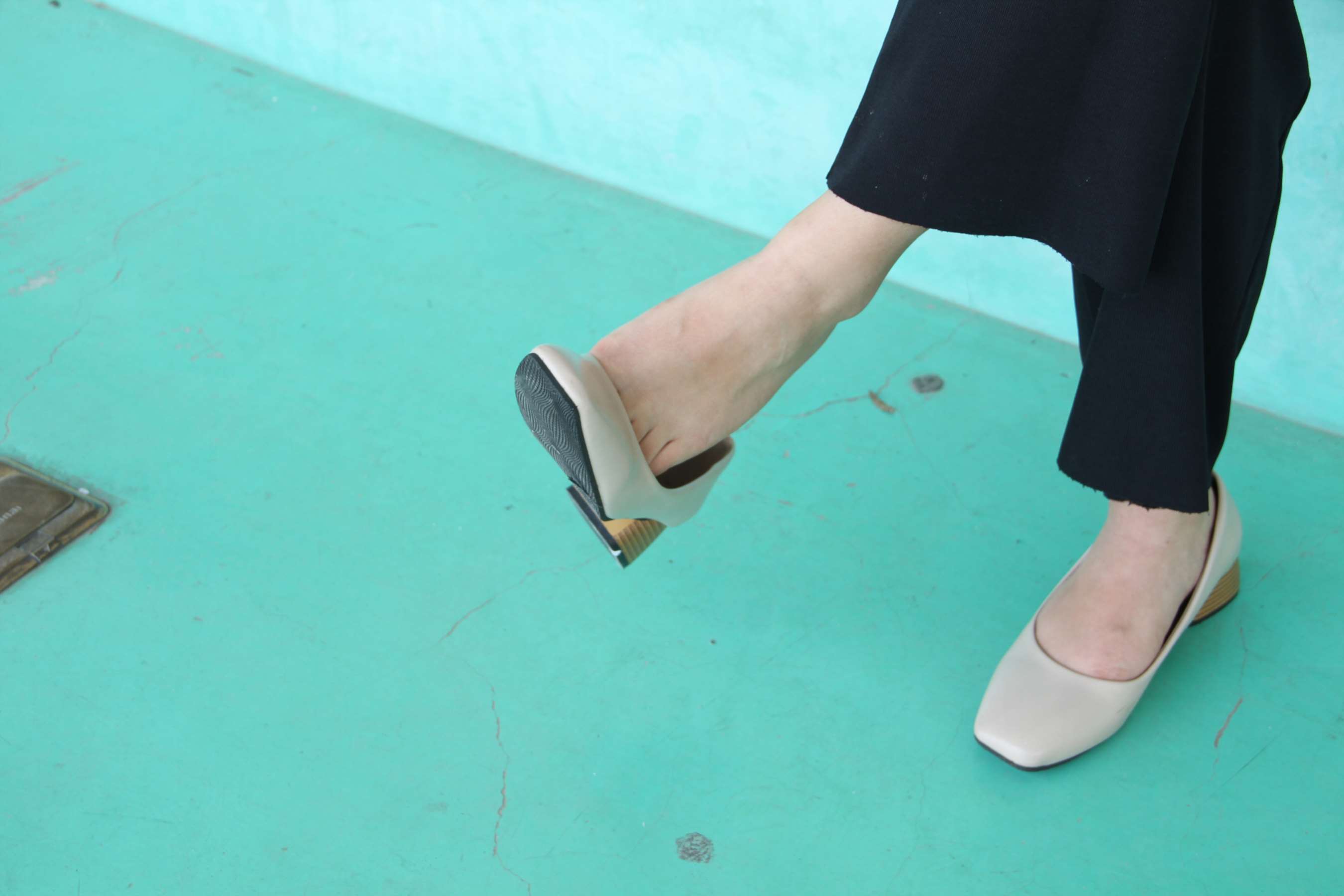 《学姐看台挑鞋》作品图