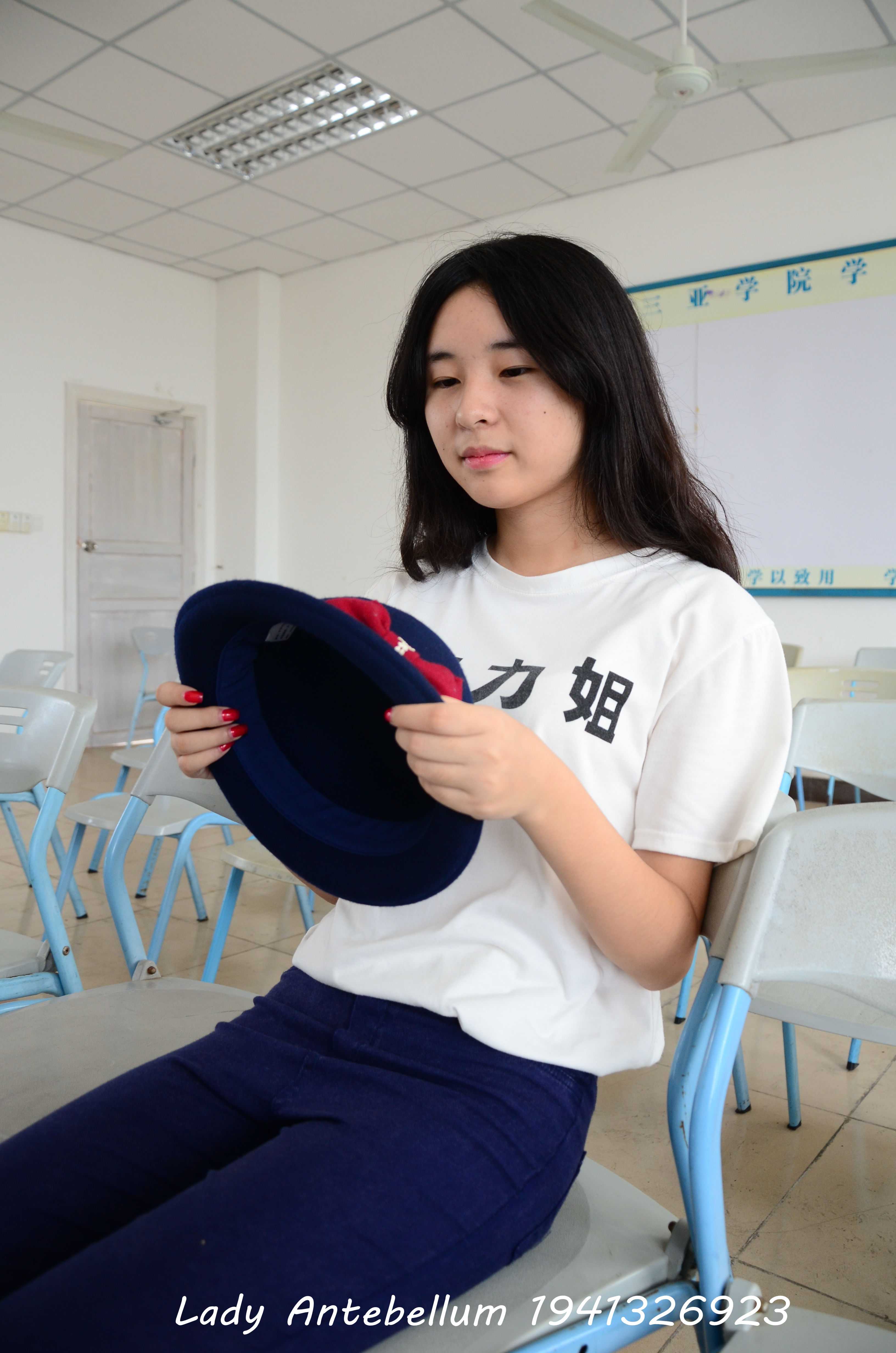 《大三学姐白锦袜》作品图