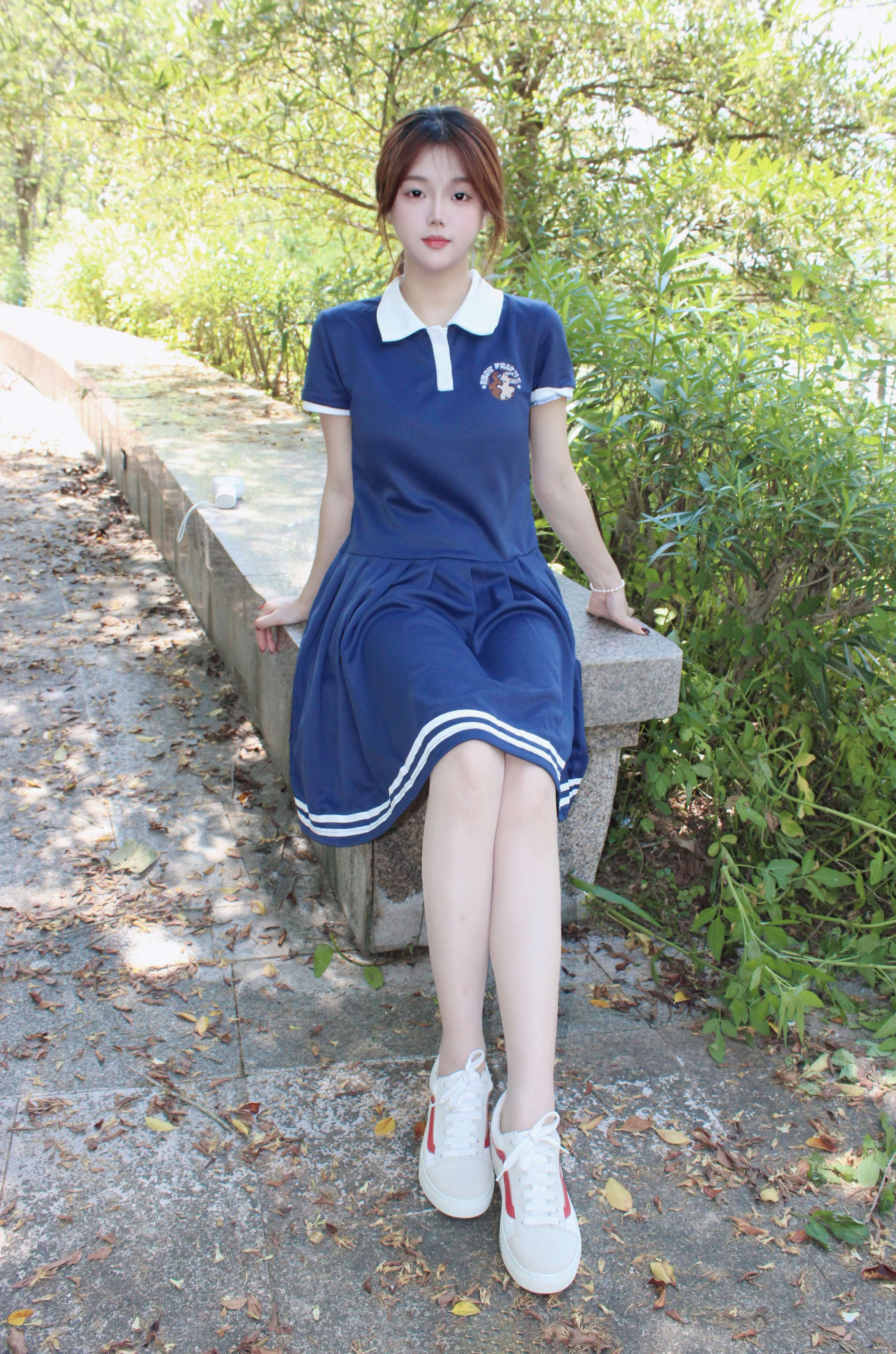 《小薯条学院风丝袜》作品图