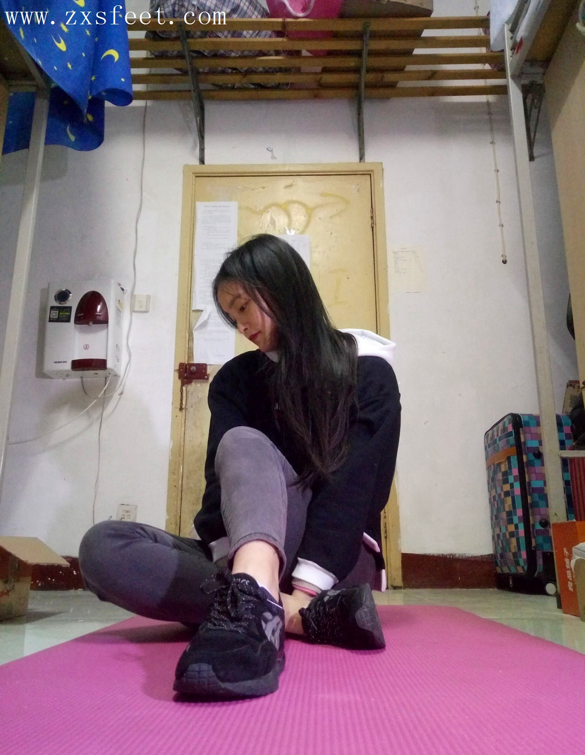 《寝室的拍摄》作品图