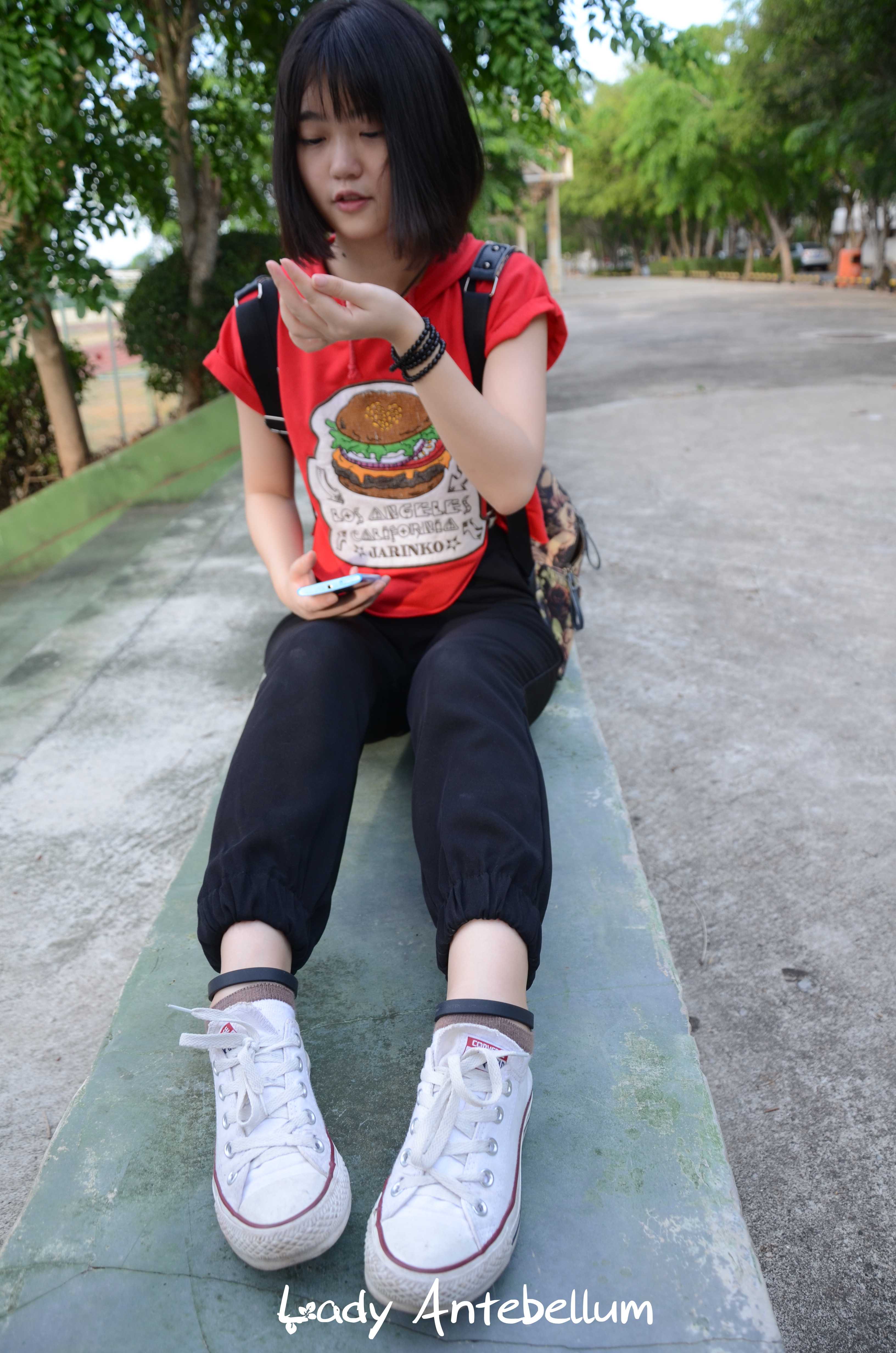 《有味道的白锦袜》作品图