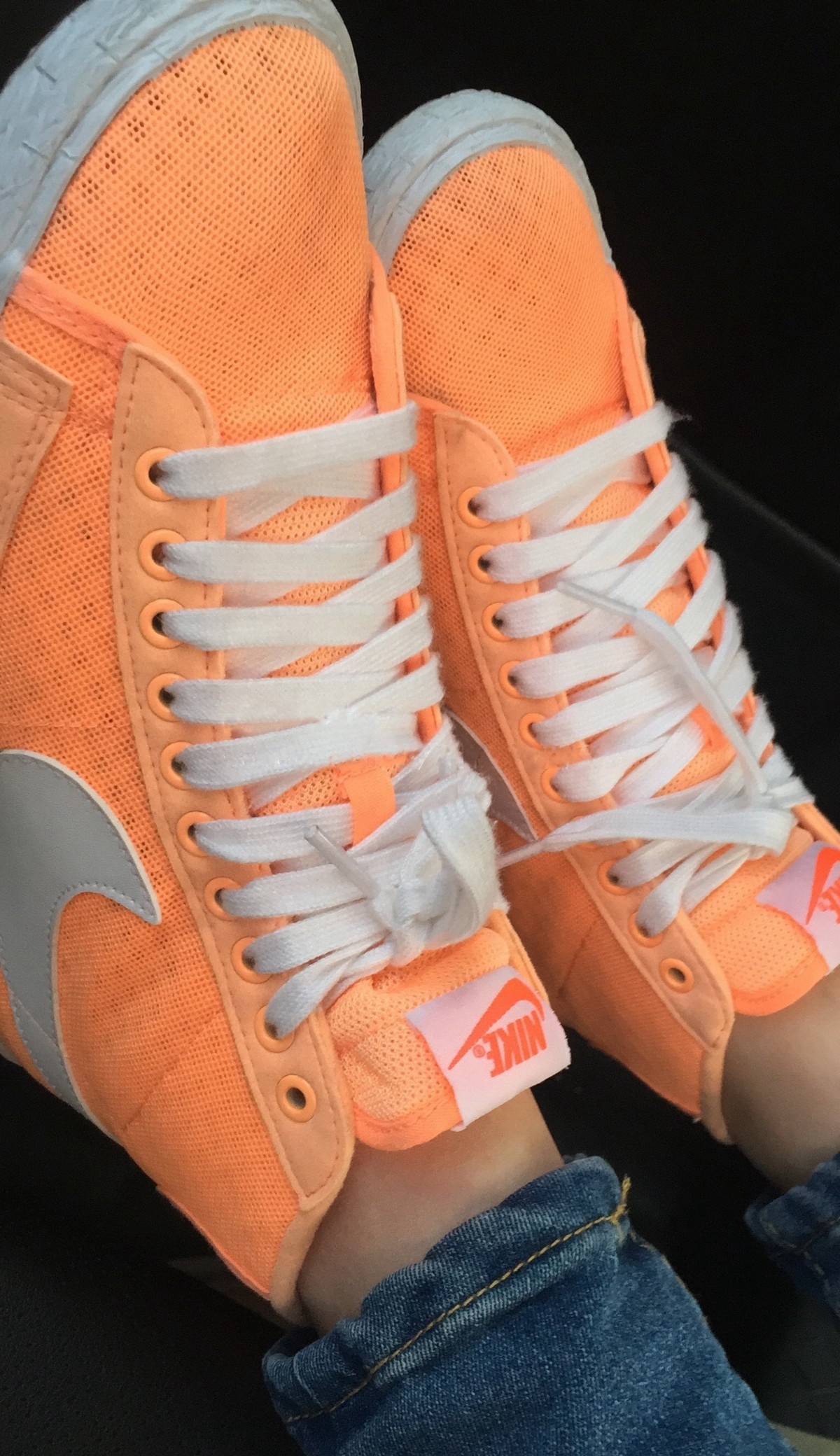 《高帮耐克》作品图