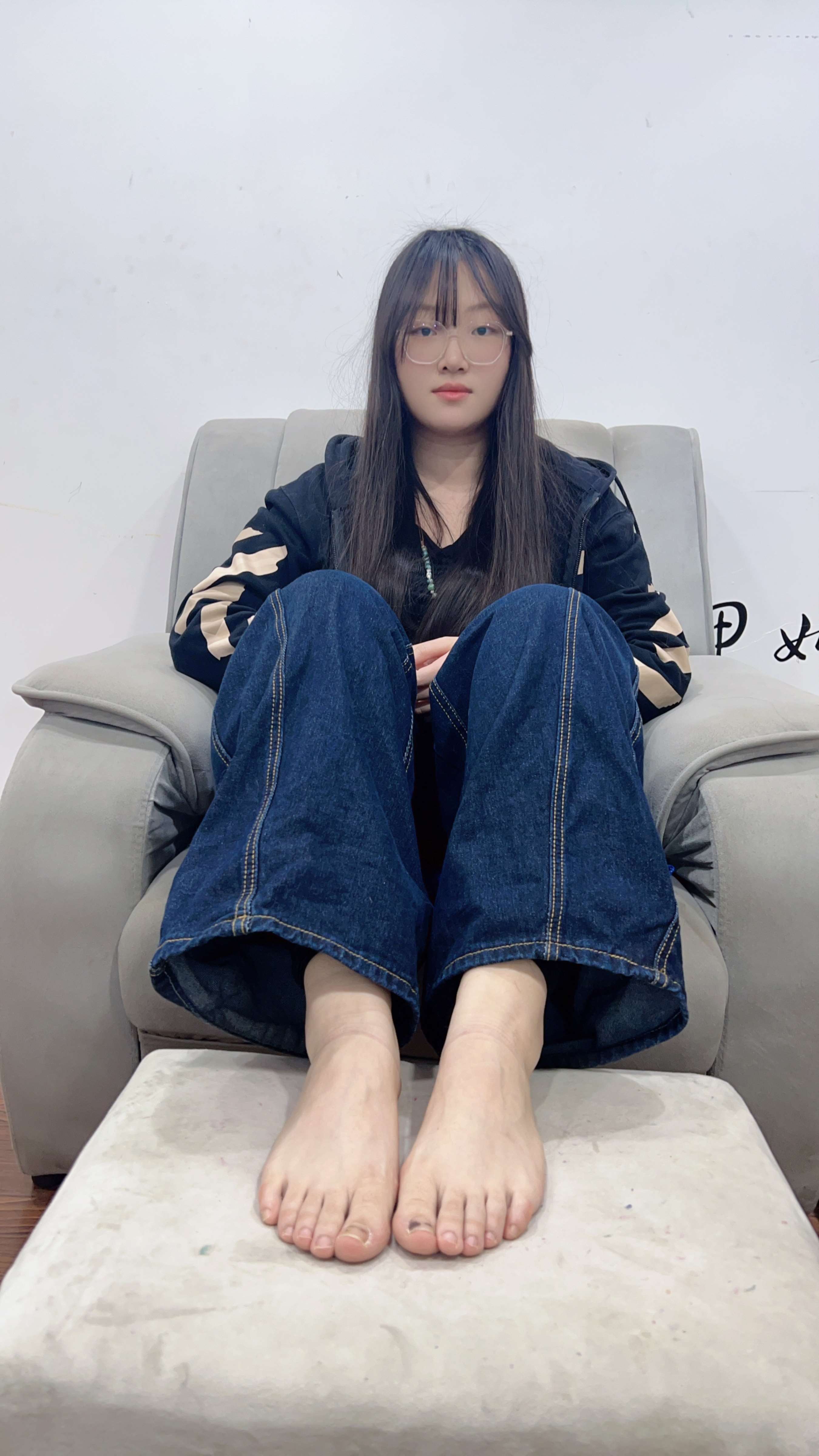 《两人赤足》作品图