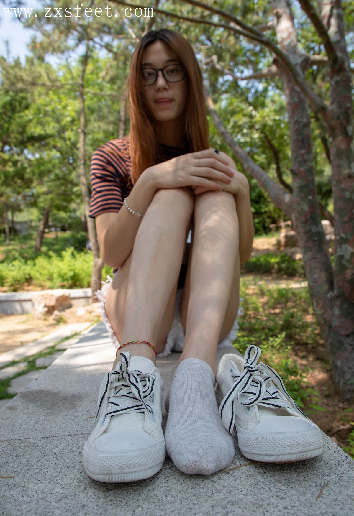 《绿荫之下》作品图