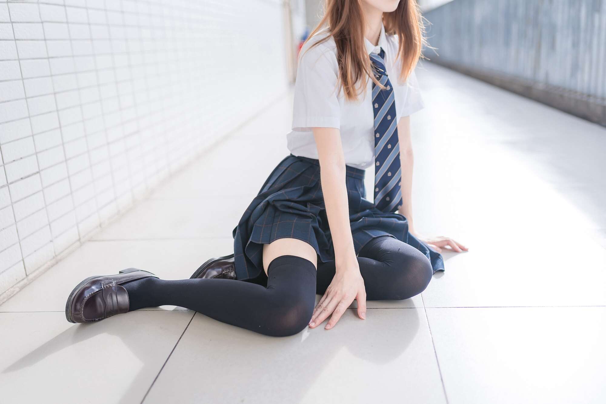 《芊芊学妹细腿》作品图