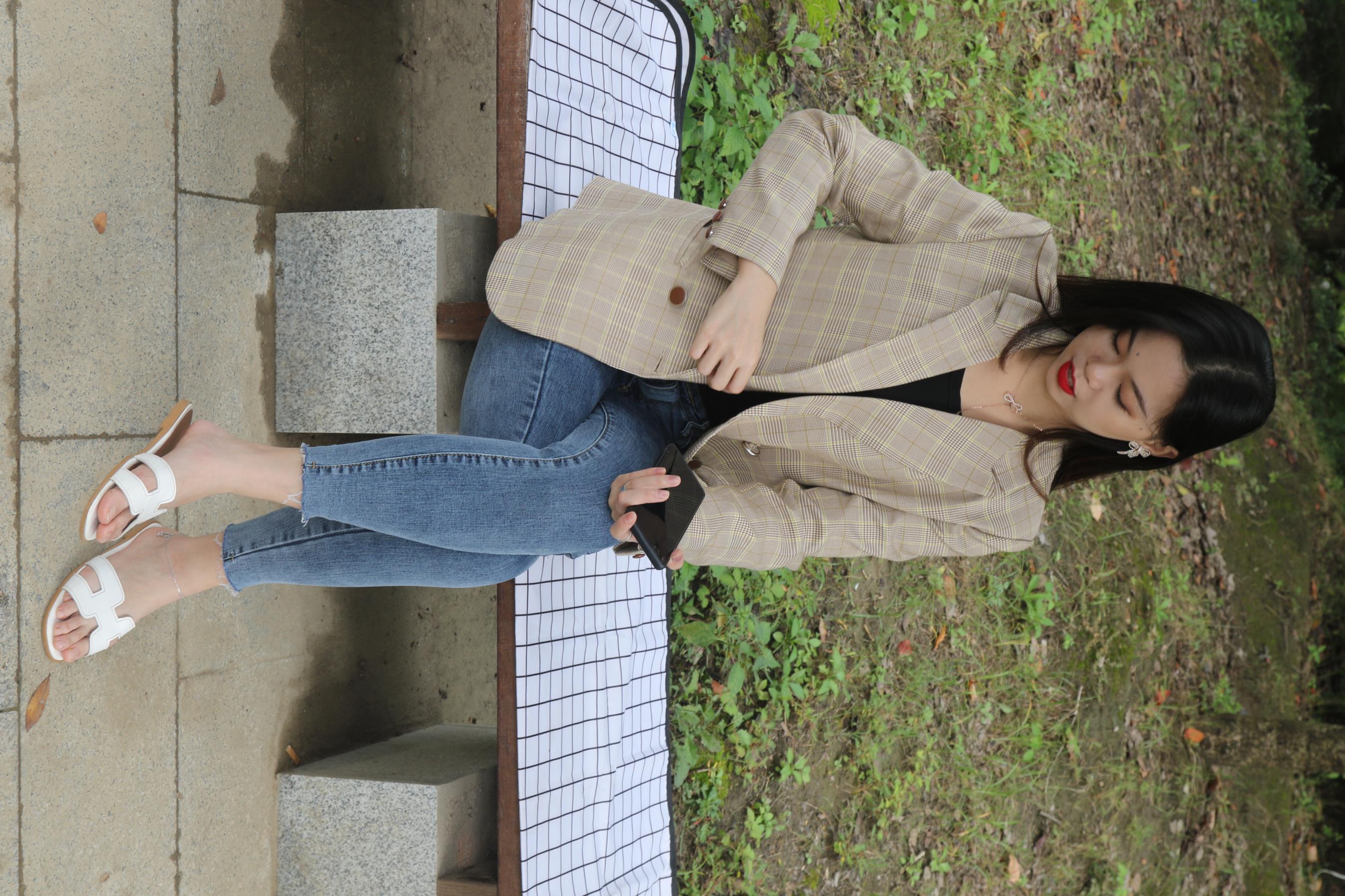 《舞蹈系の师妹39码大脚凉拖》作品图