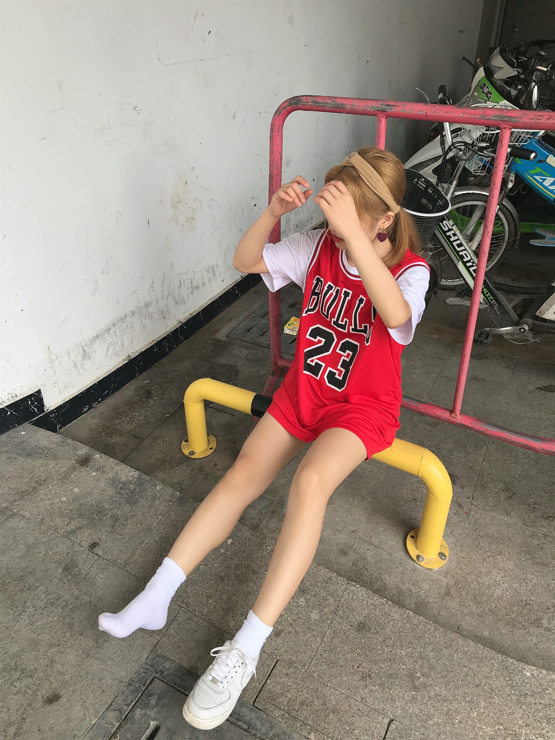 《球服热裤学妹+视频33个百度网盘下载》作品图