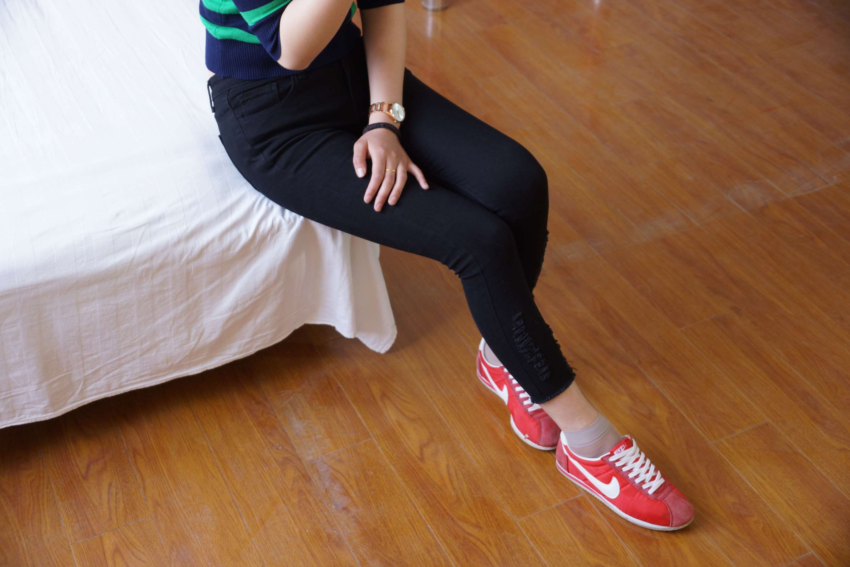 《刚运动完的袜子还是湿湿的》作品图