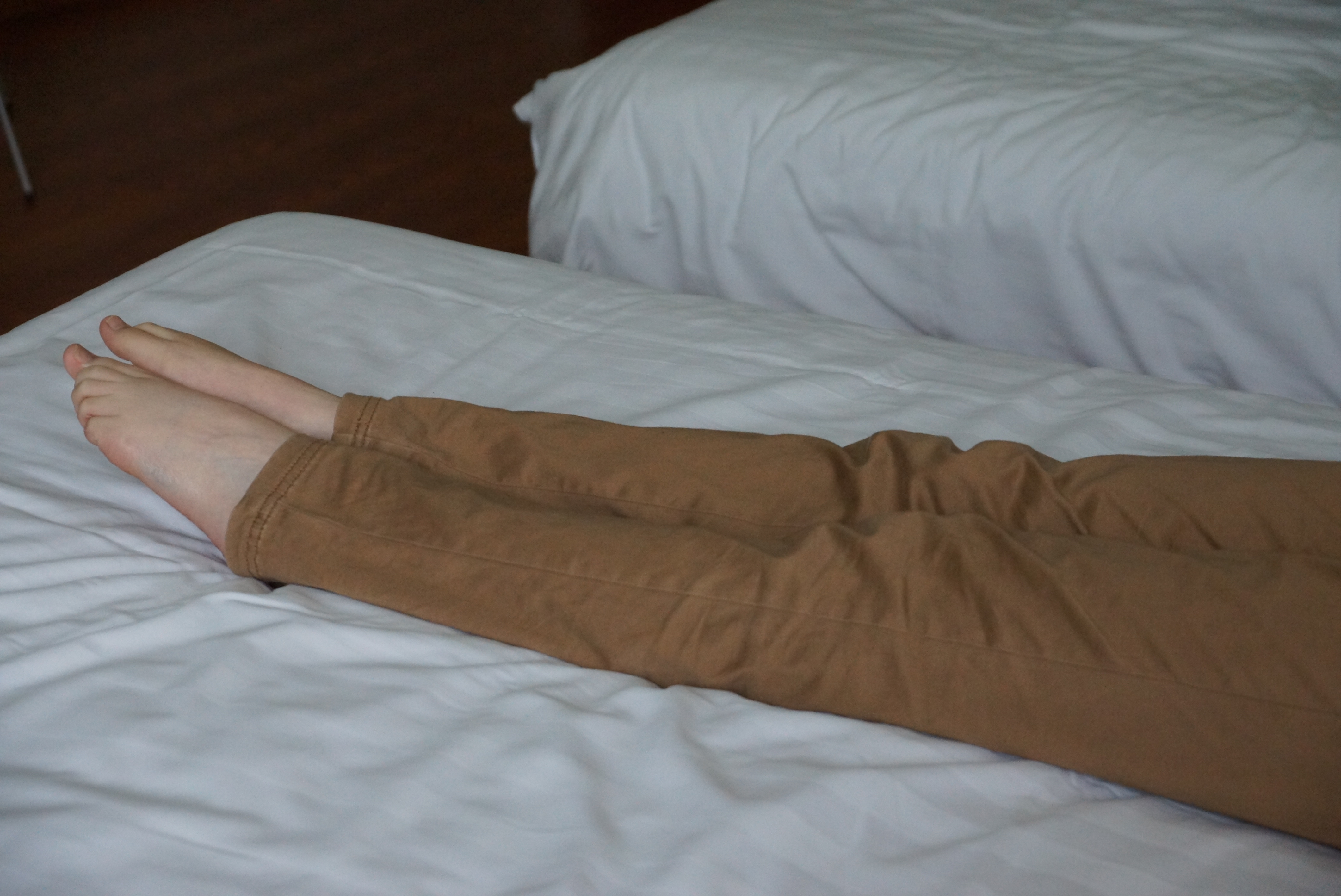 《干净白嫩的小米裸足》作品图